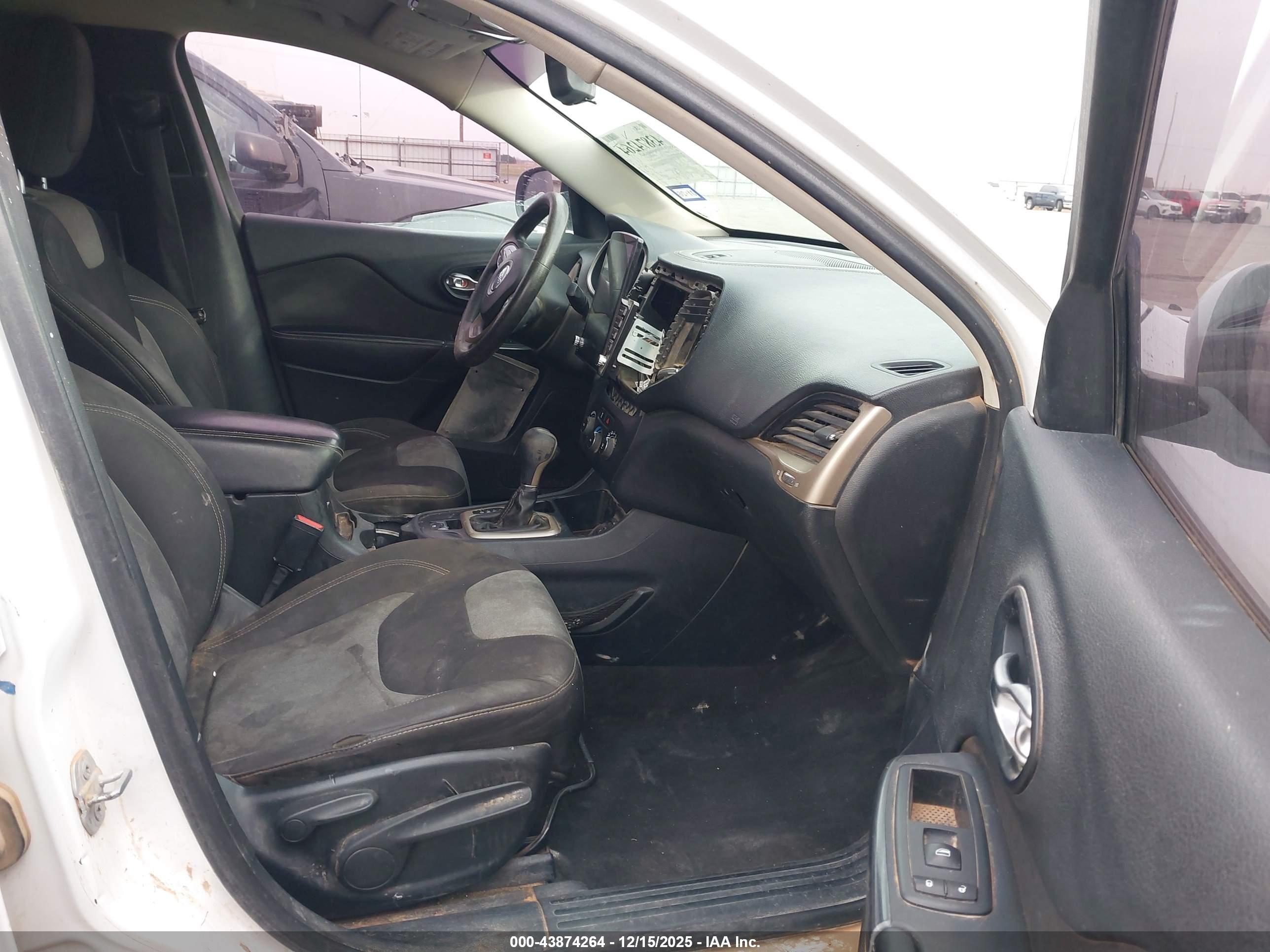 JEEP CHEROKEE image 5