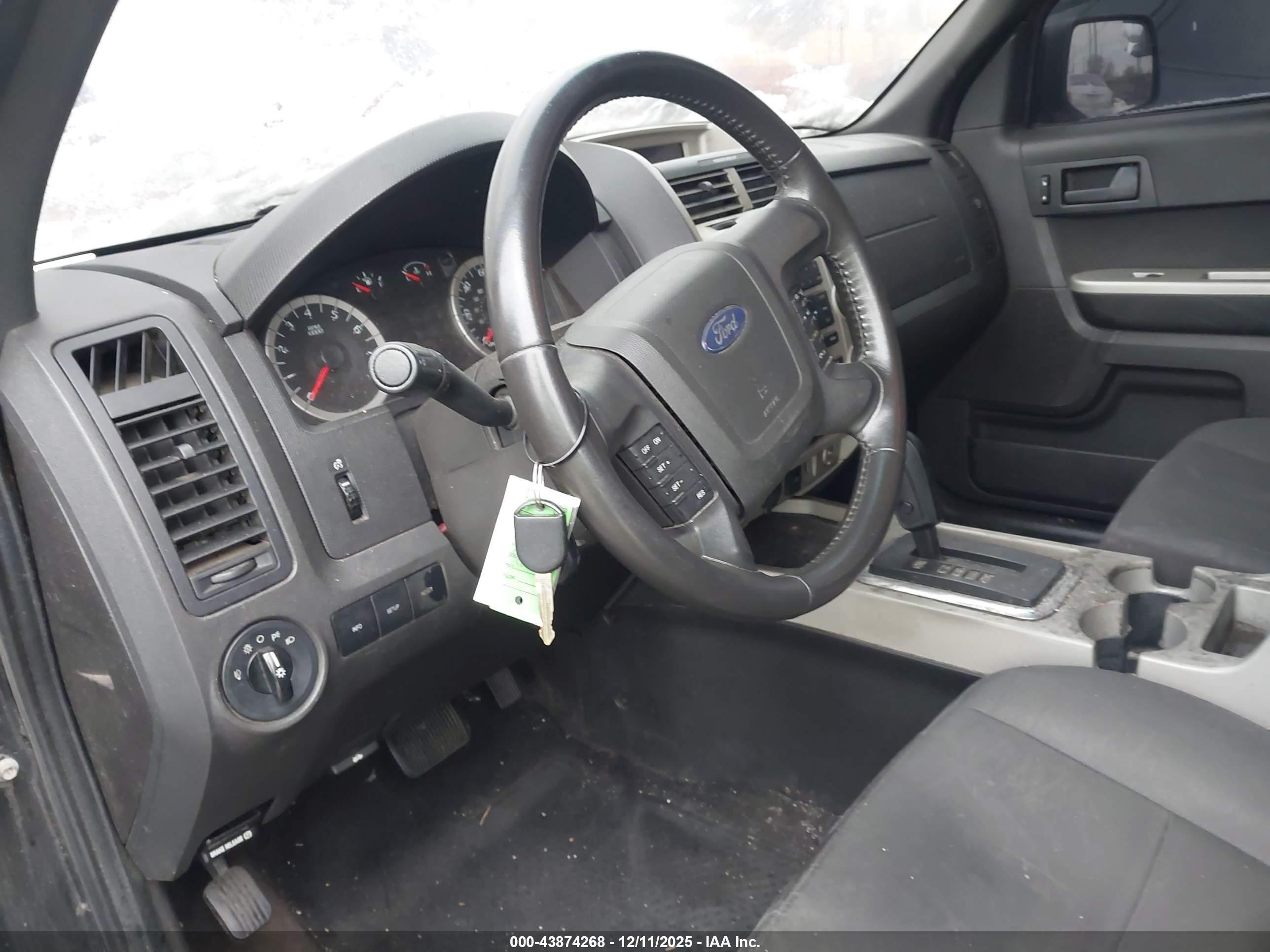 FORD ESCAPE image 11