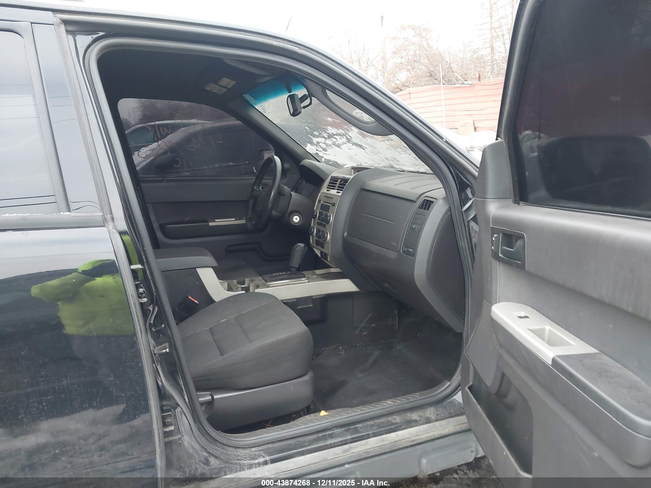 FORD ESCAPE image 5