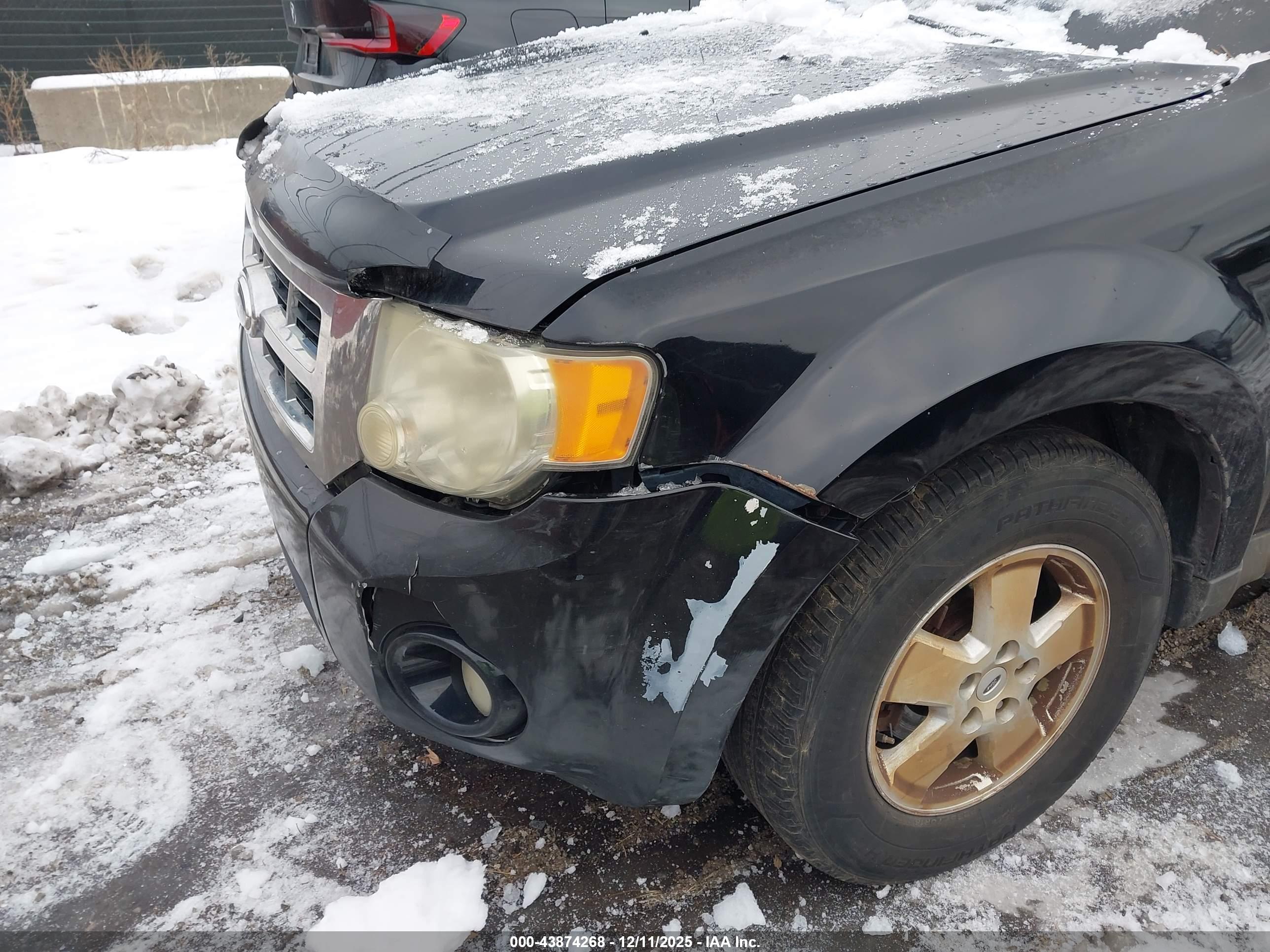 FORD ESCAPE image 6