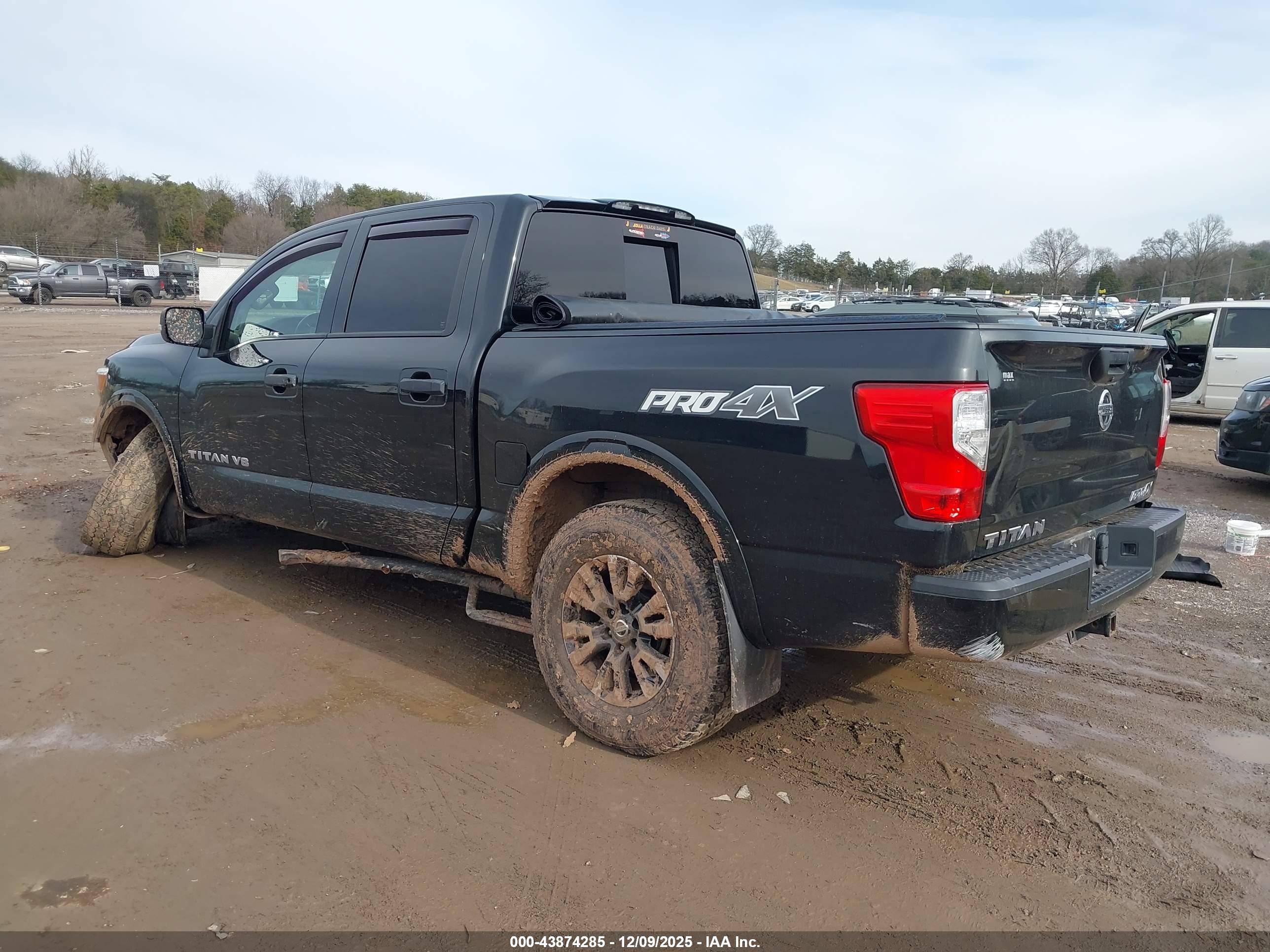 NISSAN TITAN image 3