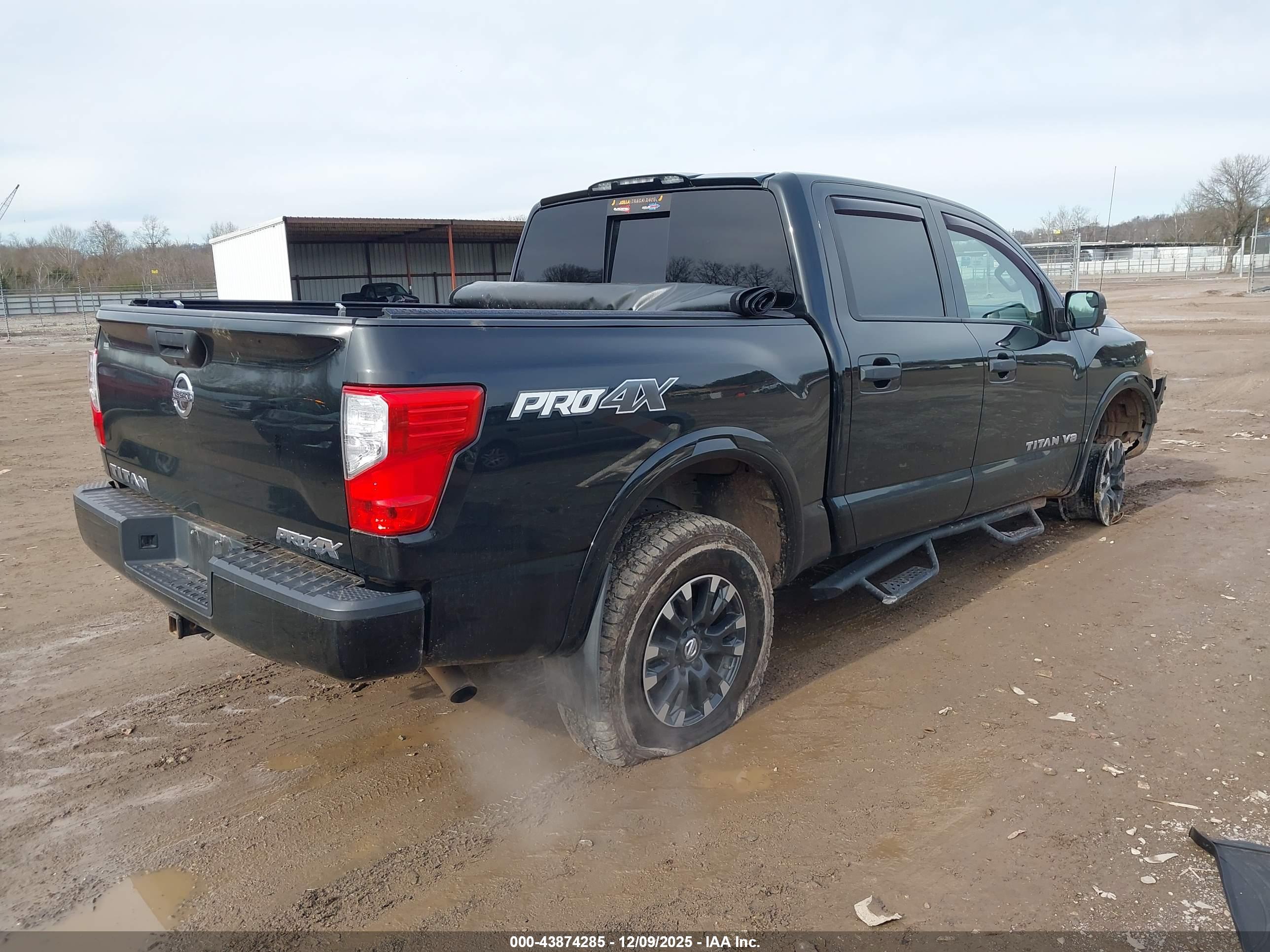 NISSAN TITAN image 4