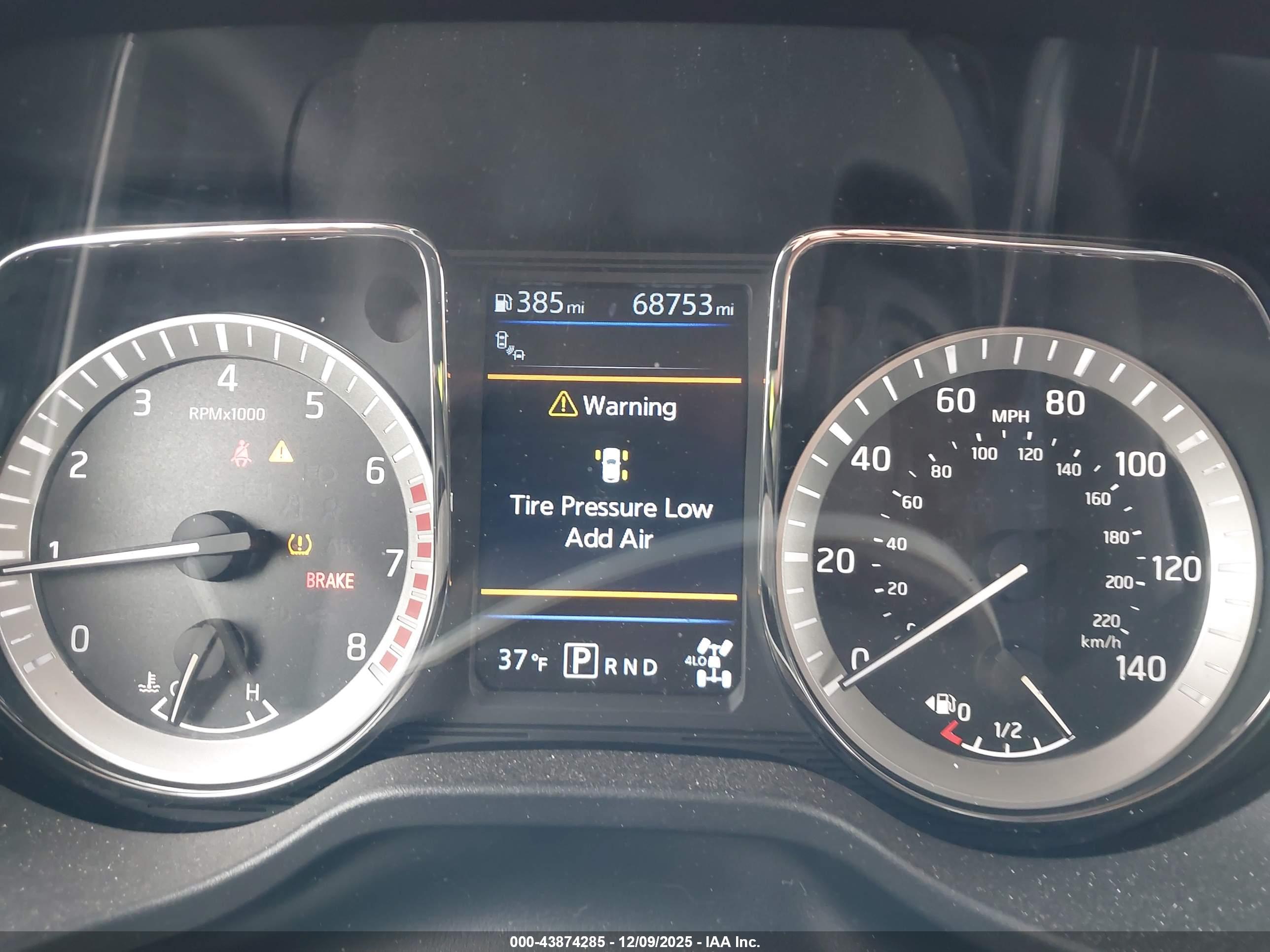 NISSAN TITAN image 7
