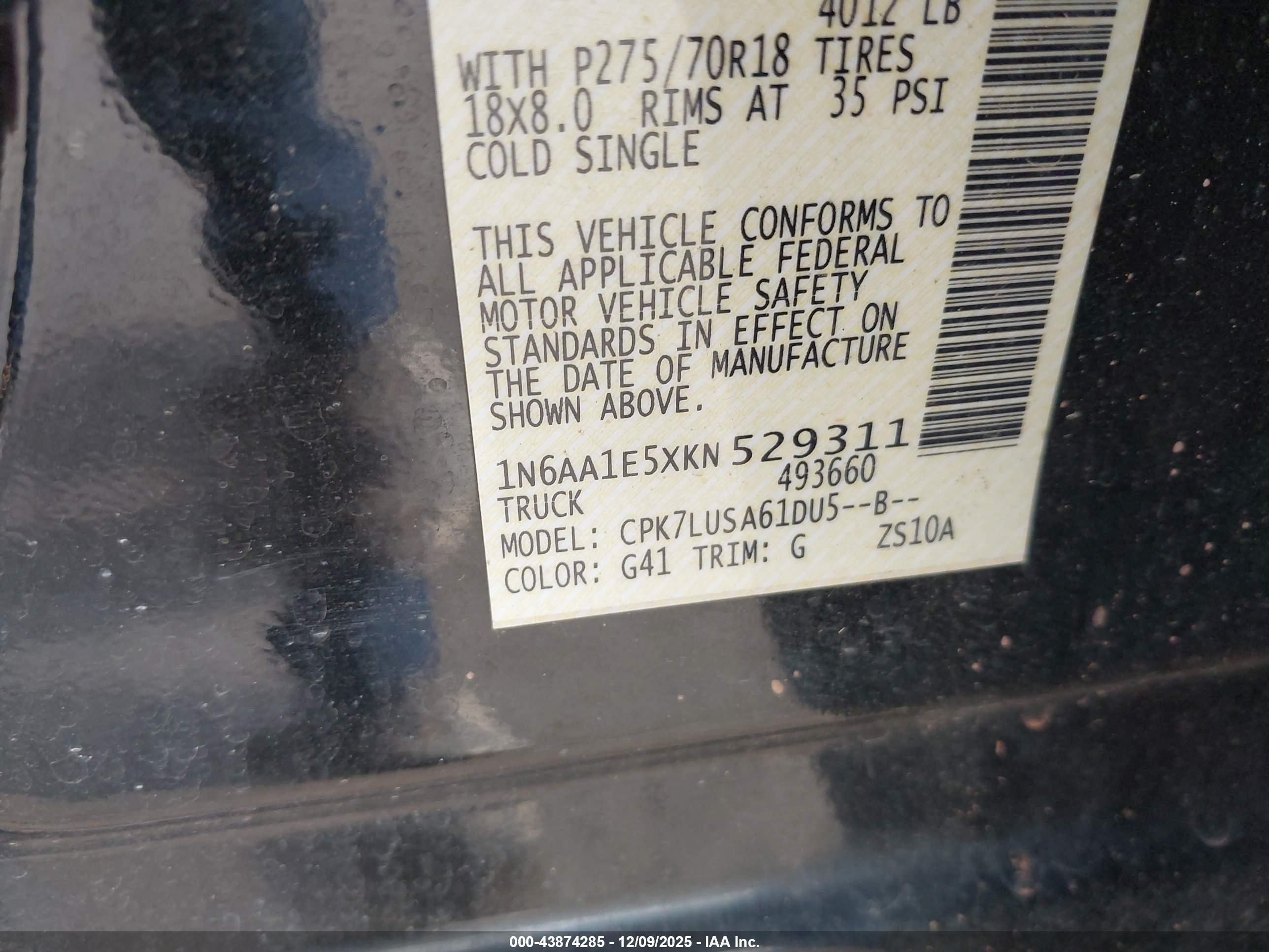 NISSAN TITAN image 9