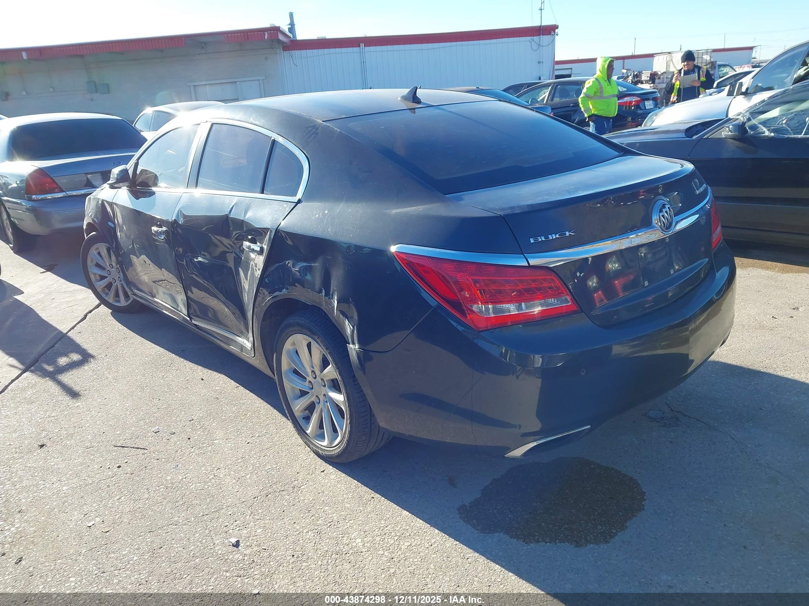 BUICK LACROSSE image 3