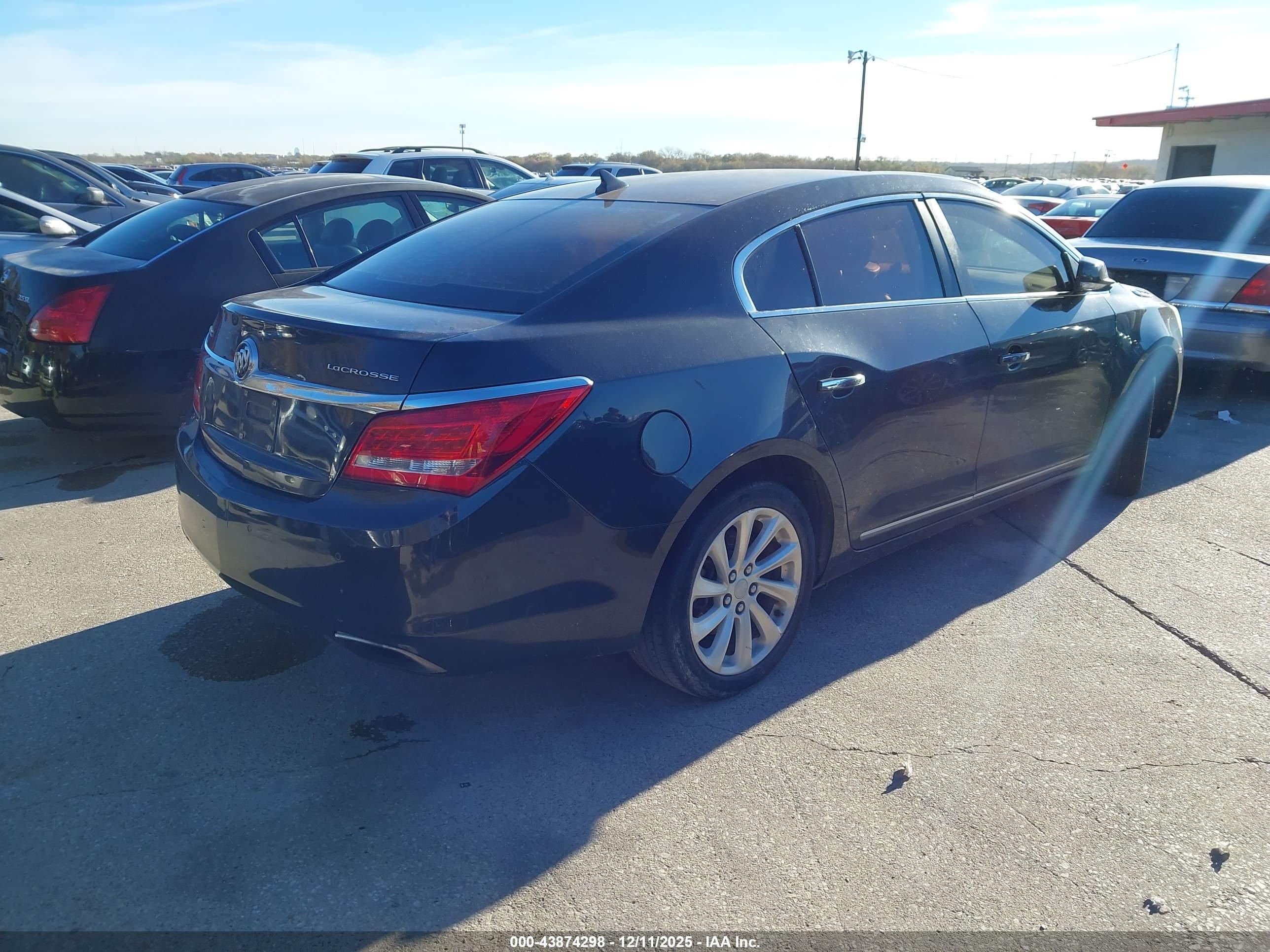 BUICK LACROSSE image 4