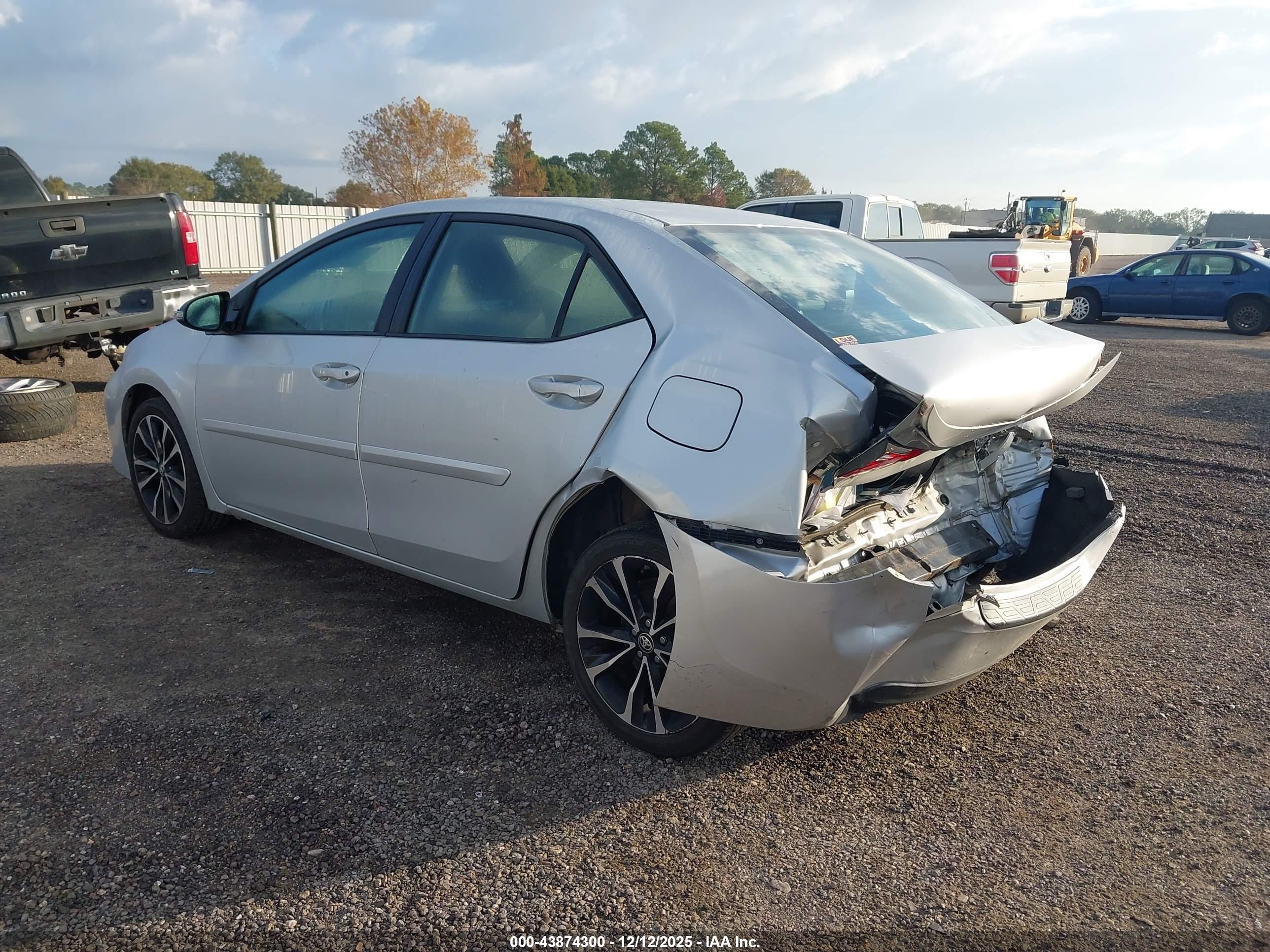 TOYOTA COROLLA image 3