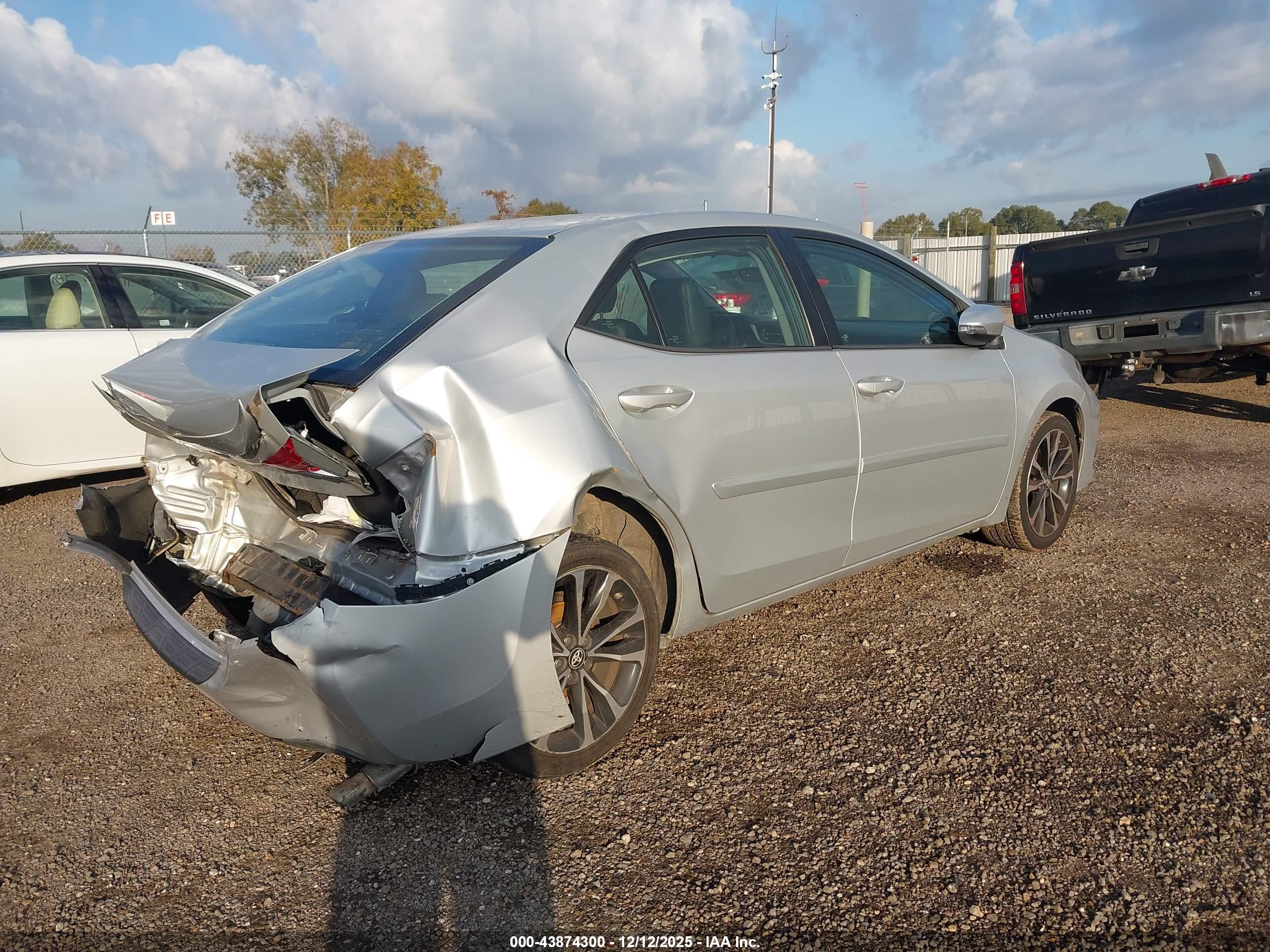 TOYOTA COROLLA image 4