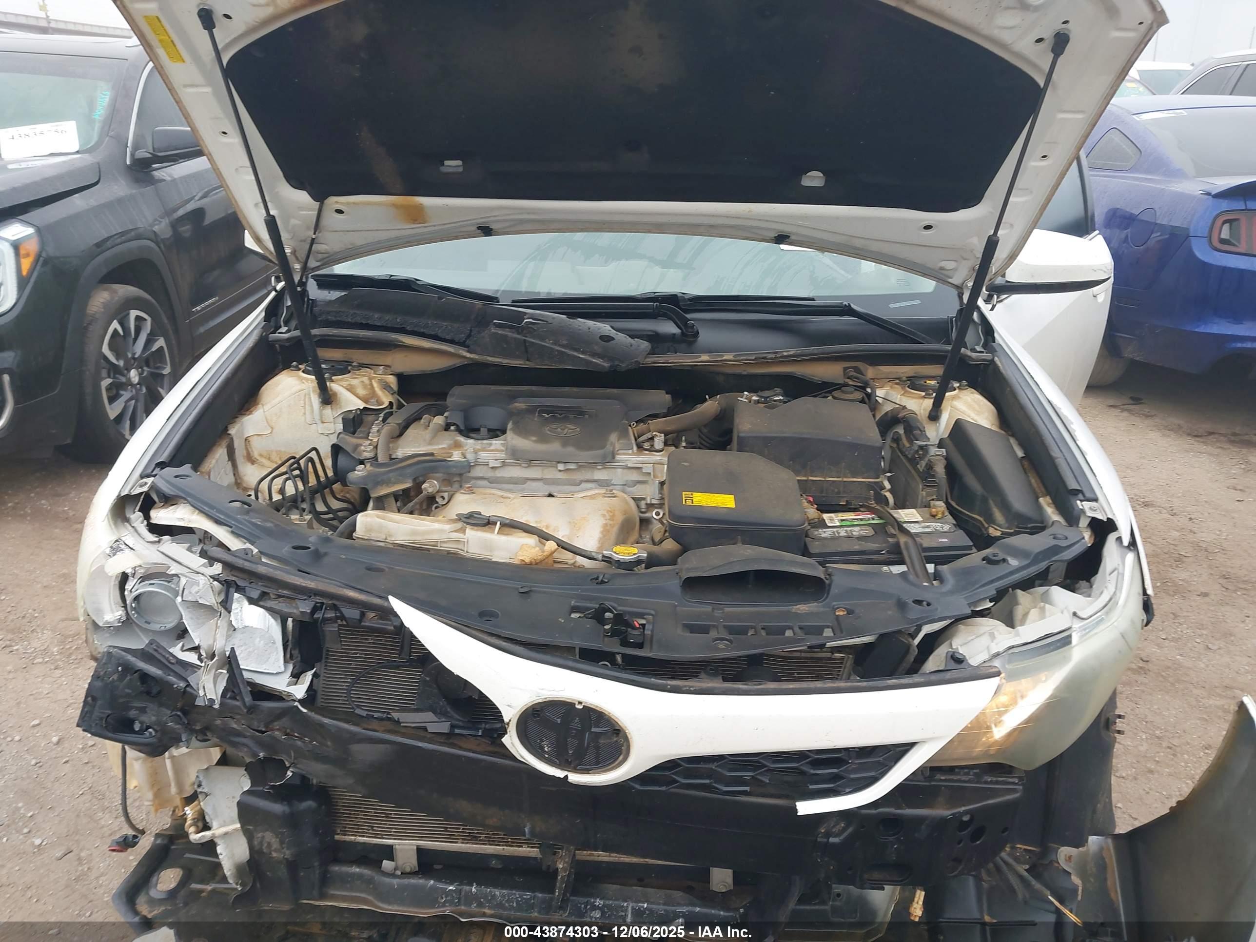 TOYOTA CAMRY image 10