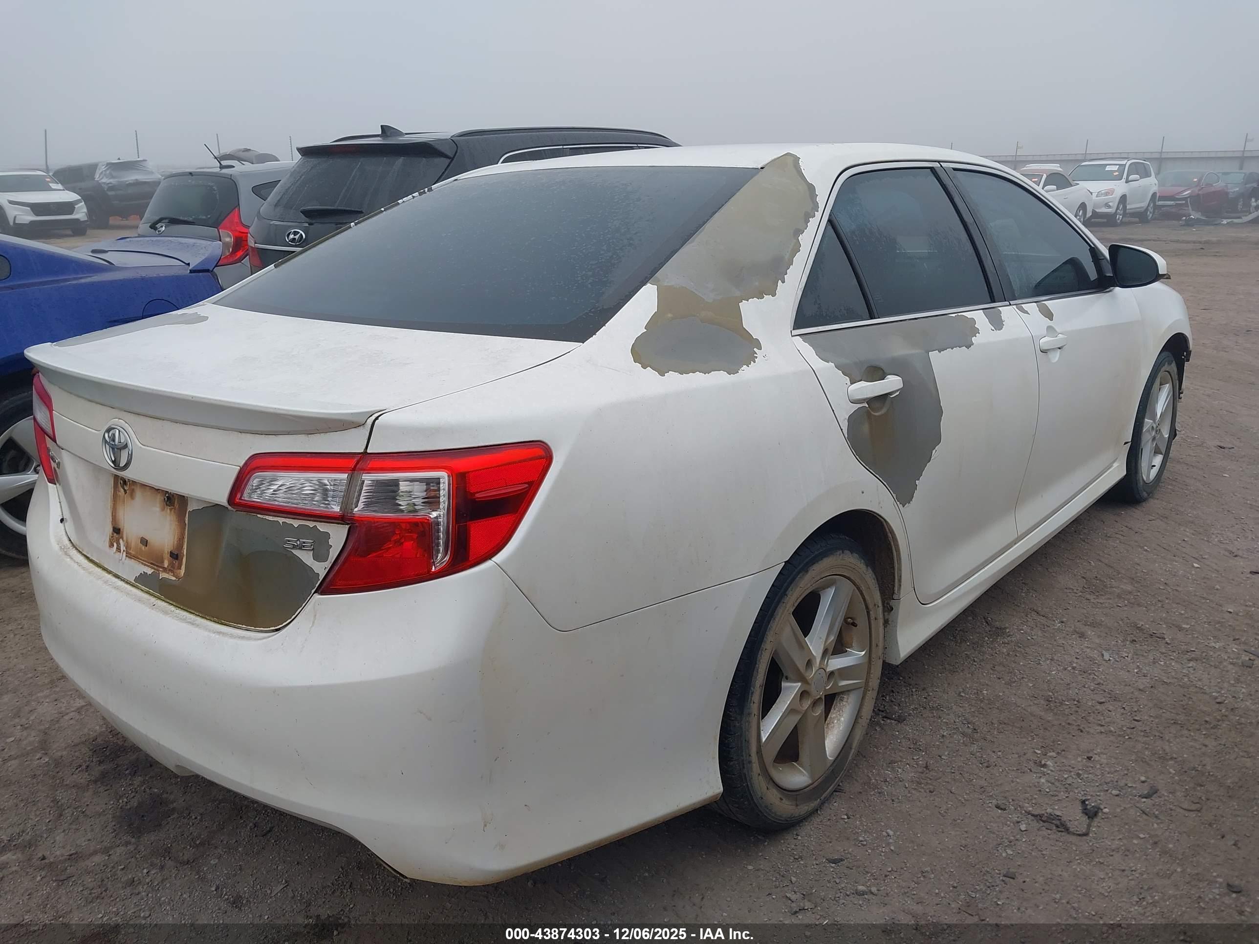 TOYOTA CAMRY image 4