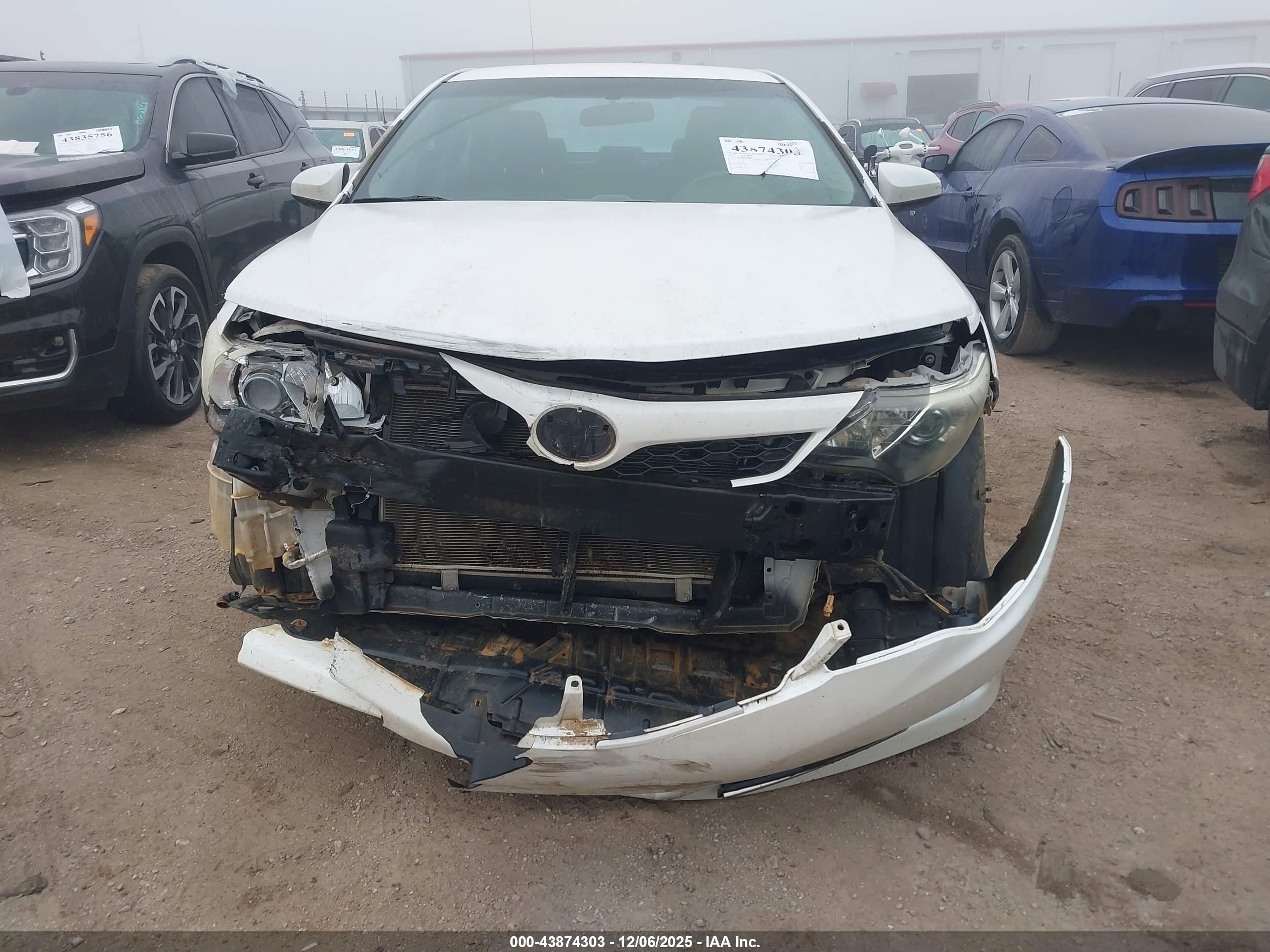 TOYOTA CAMRY image 6