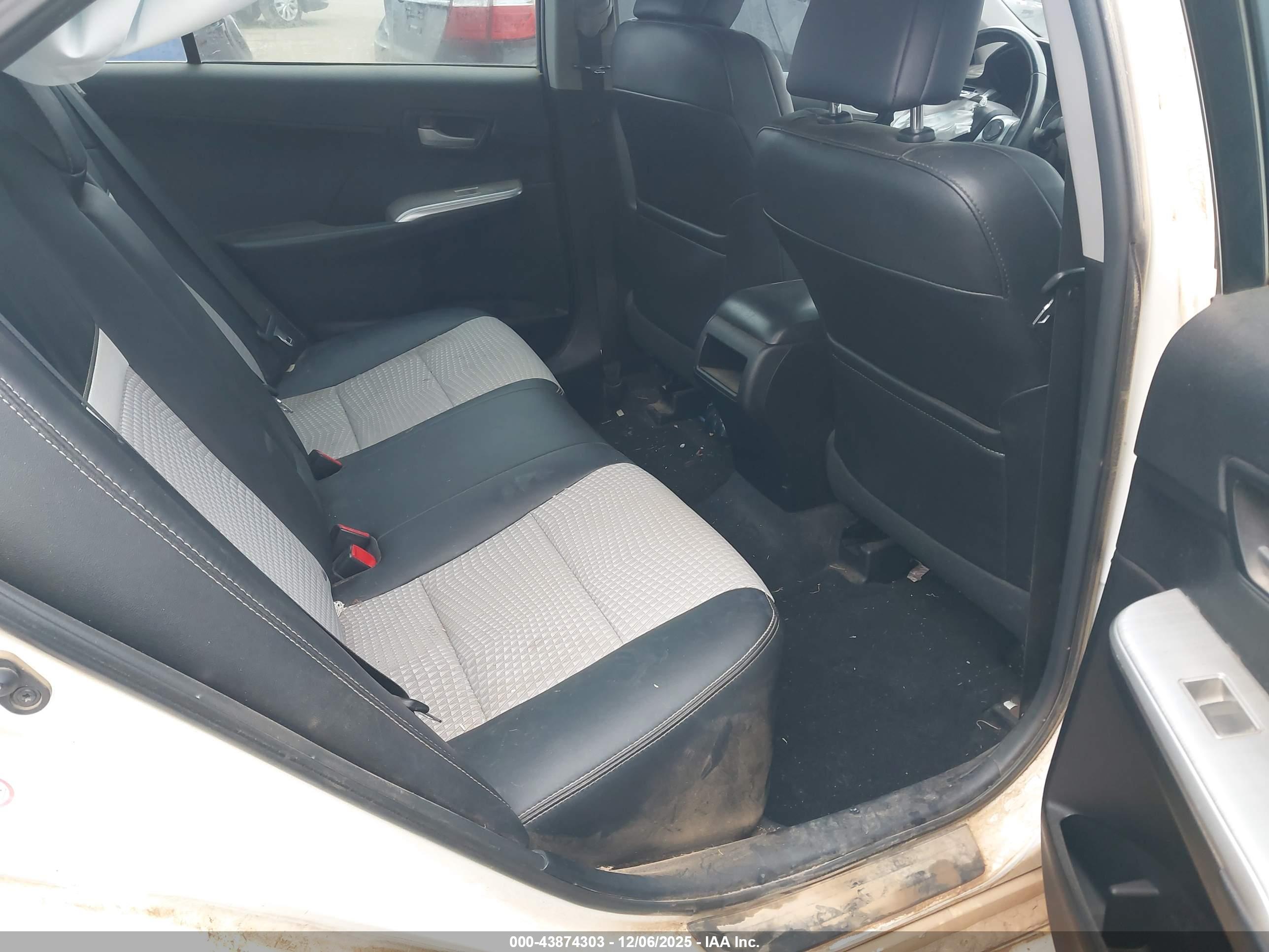 TOYOTA CAMRY image 8