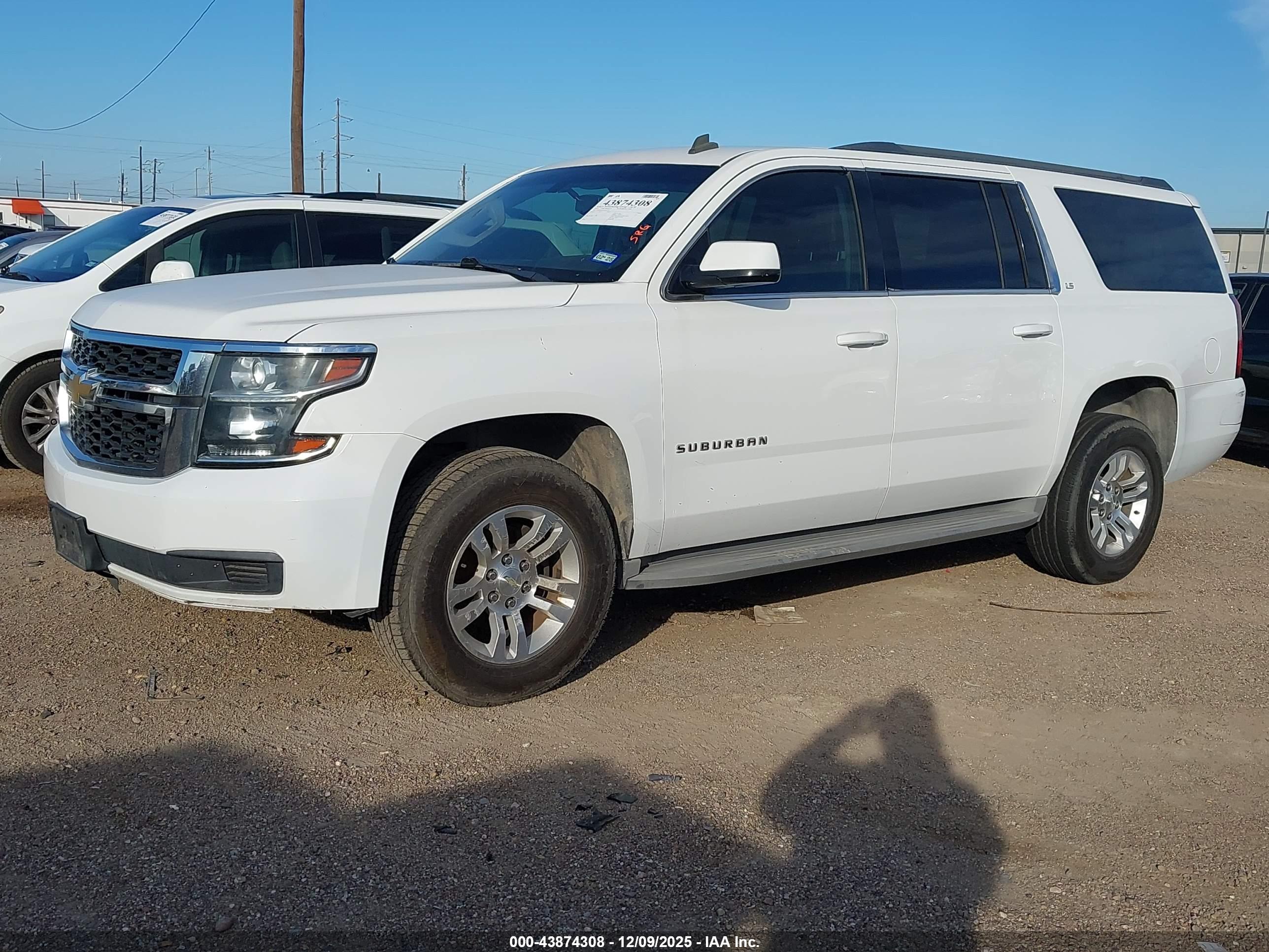 CHEVROLET SUBURBAN image 2
