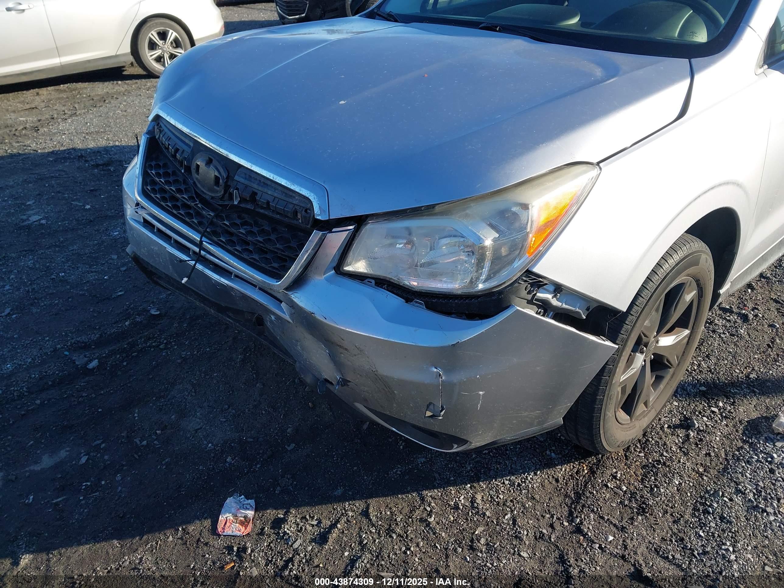 SUBARU FORESTER image 6