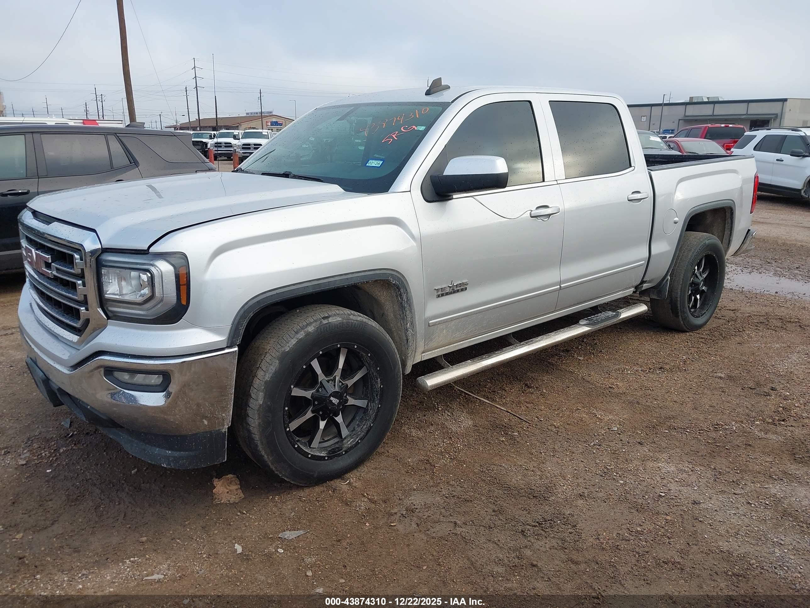 GMC SIERRA image 2