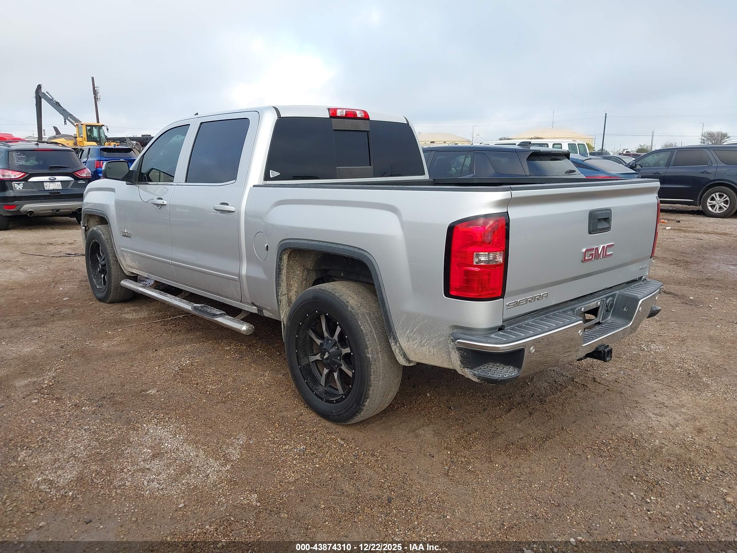 GMC SIERRA image 3
