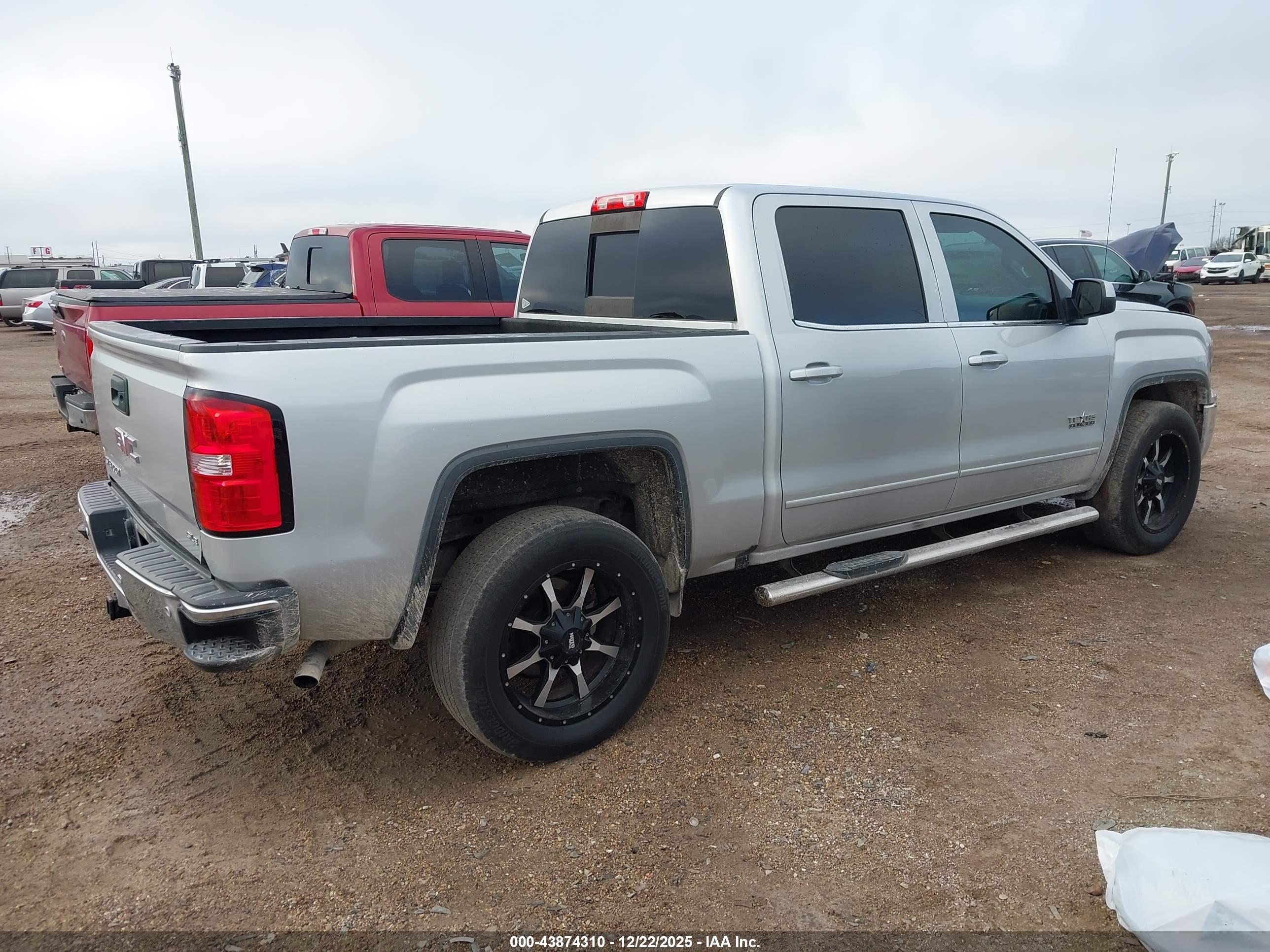 GMC SIERRA image 4