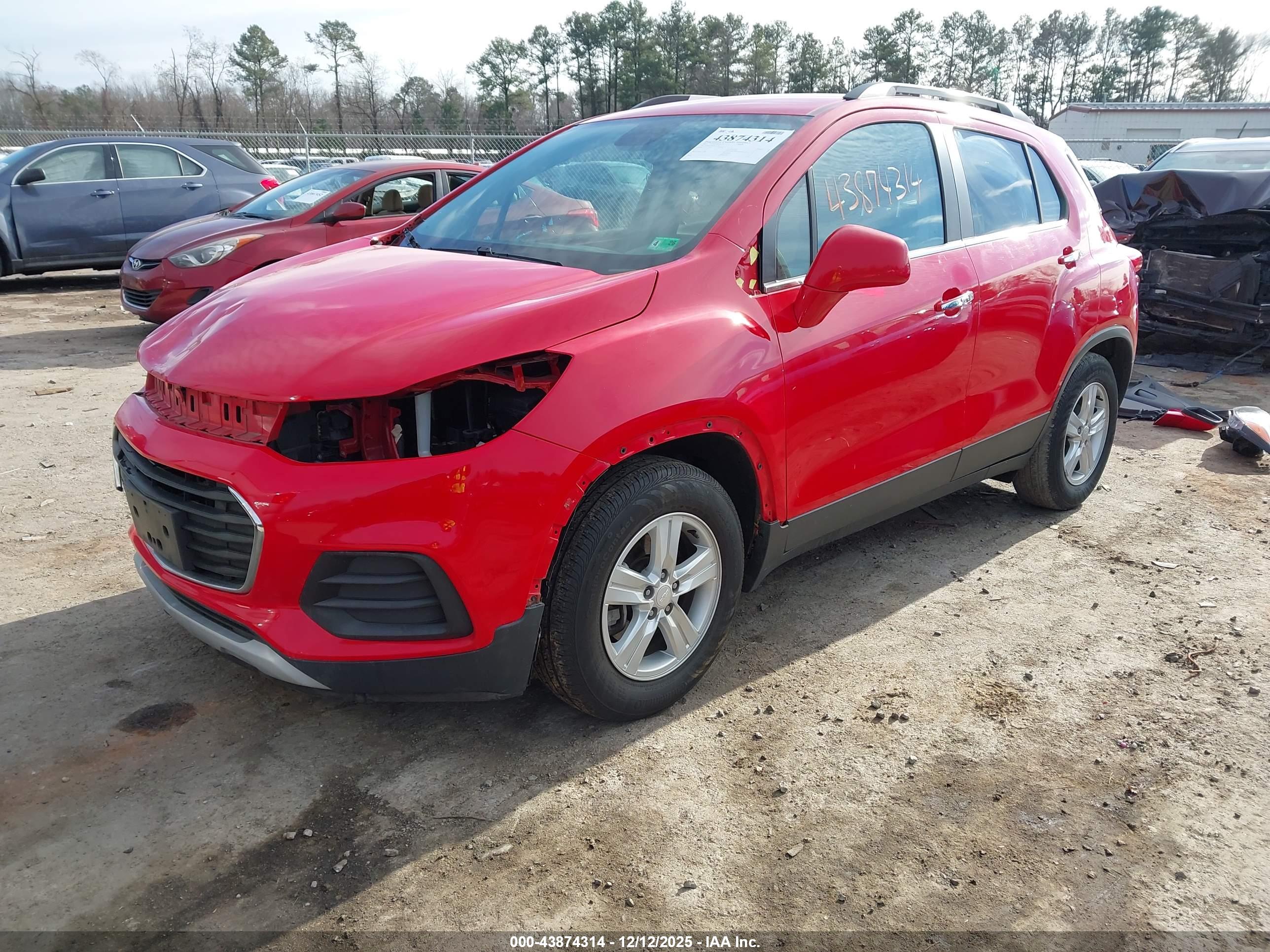 CHEVROLET TRAX image 2
