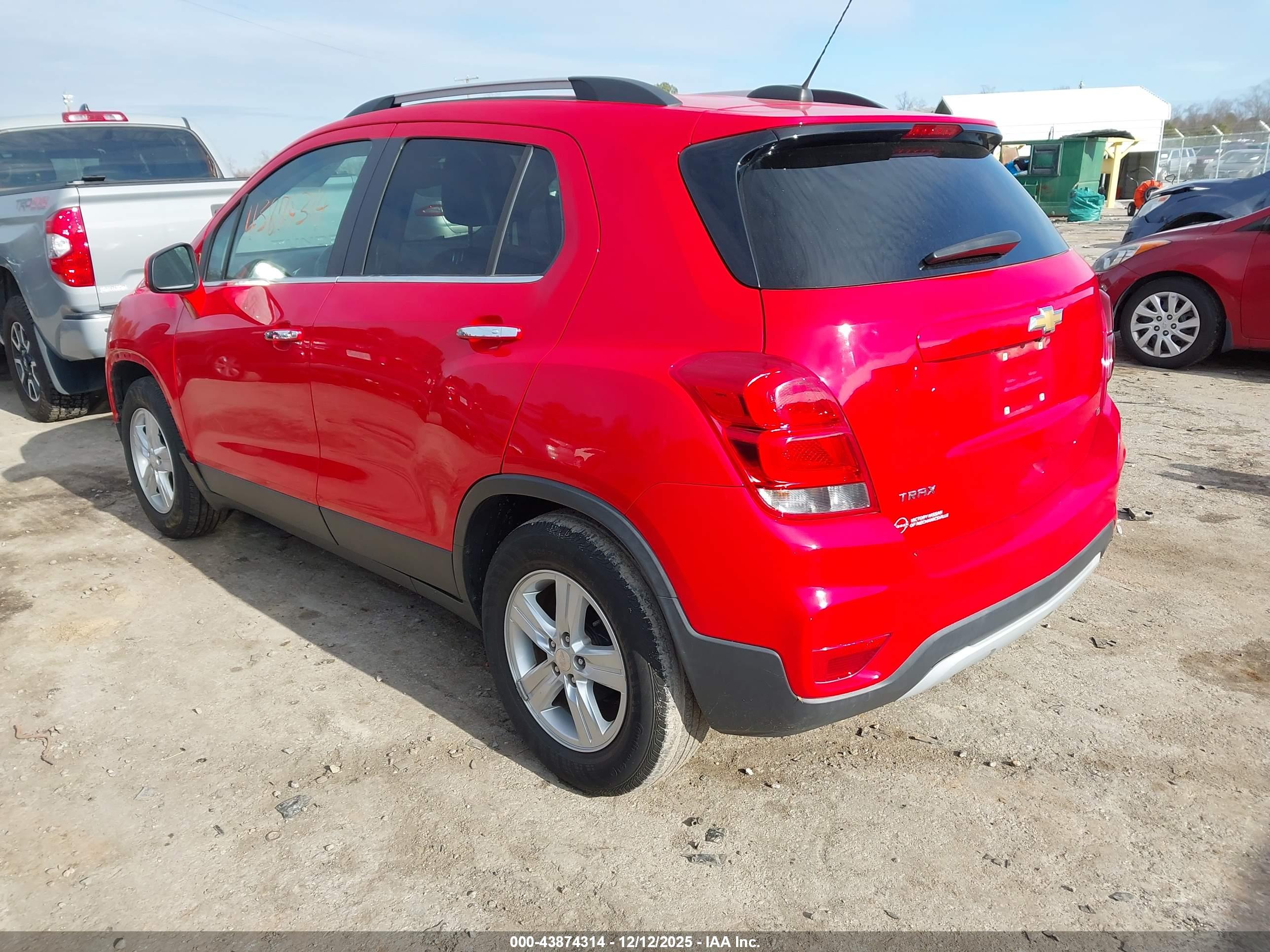 CHEVROLET TRAX image 3