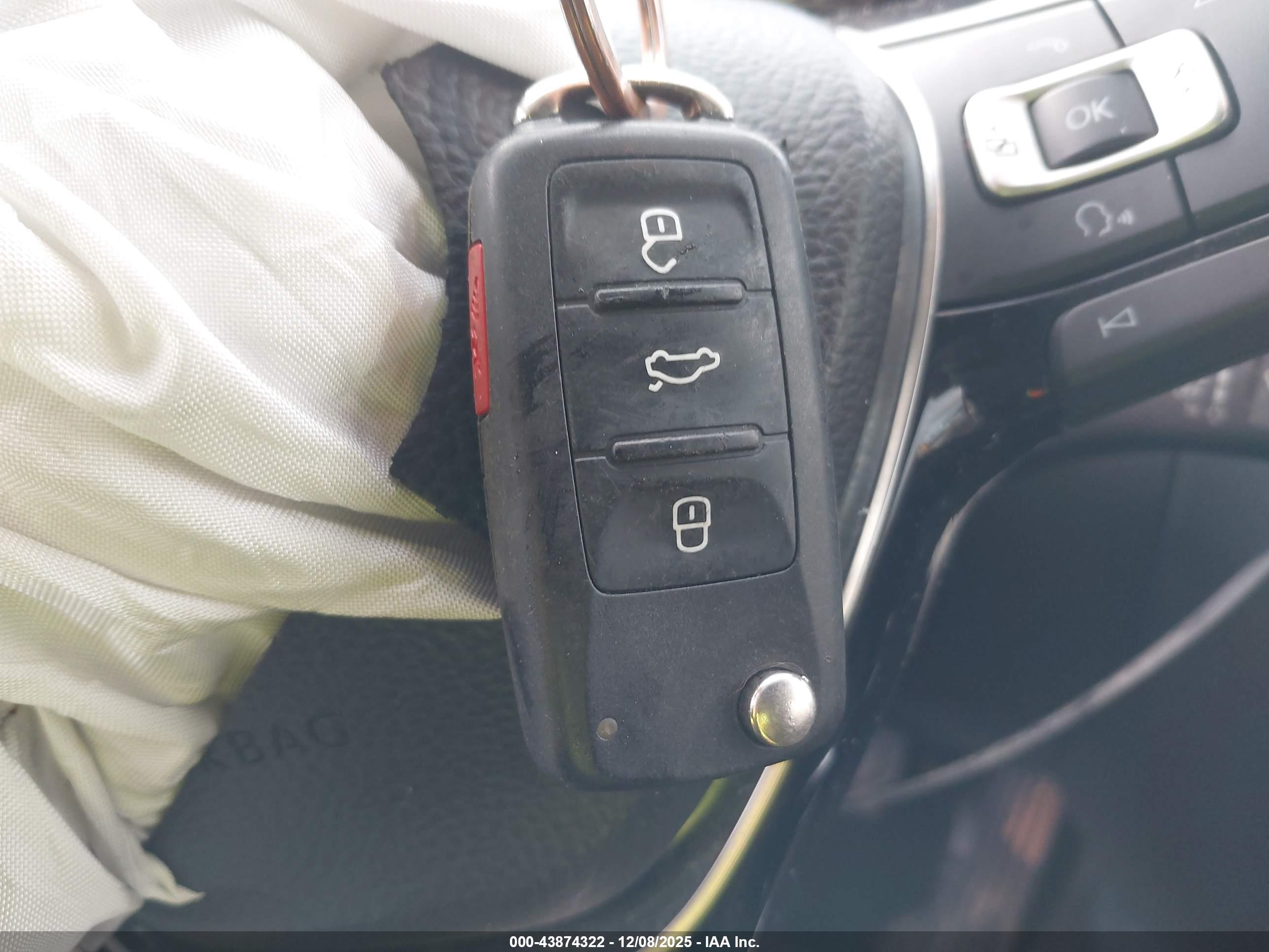 VOLKSWAGEN JETTA image 11