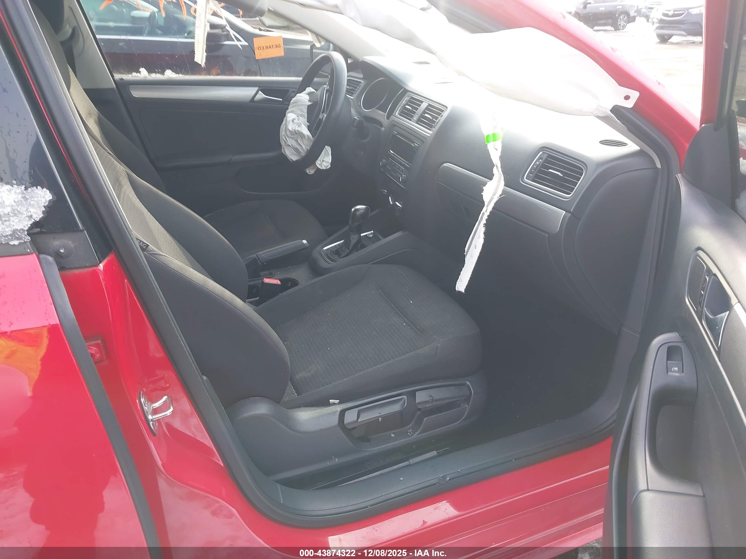 VOLKSWAGEN JETTA image 5