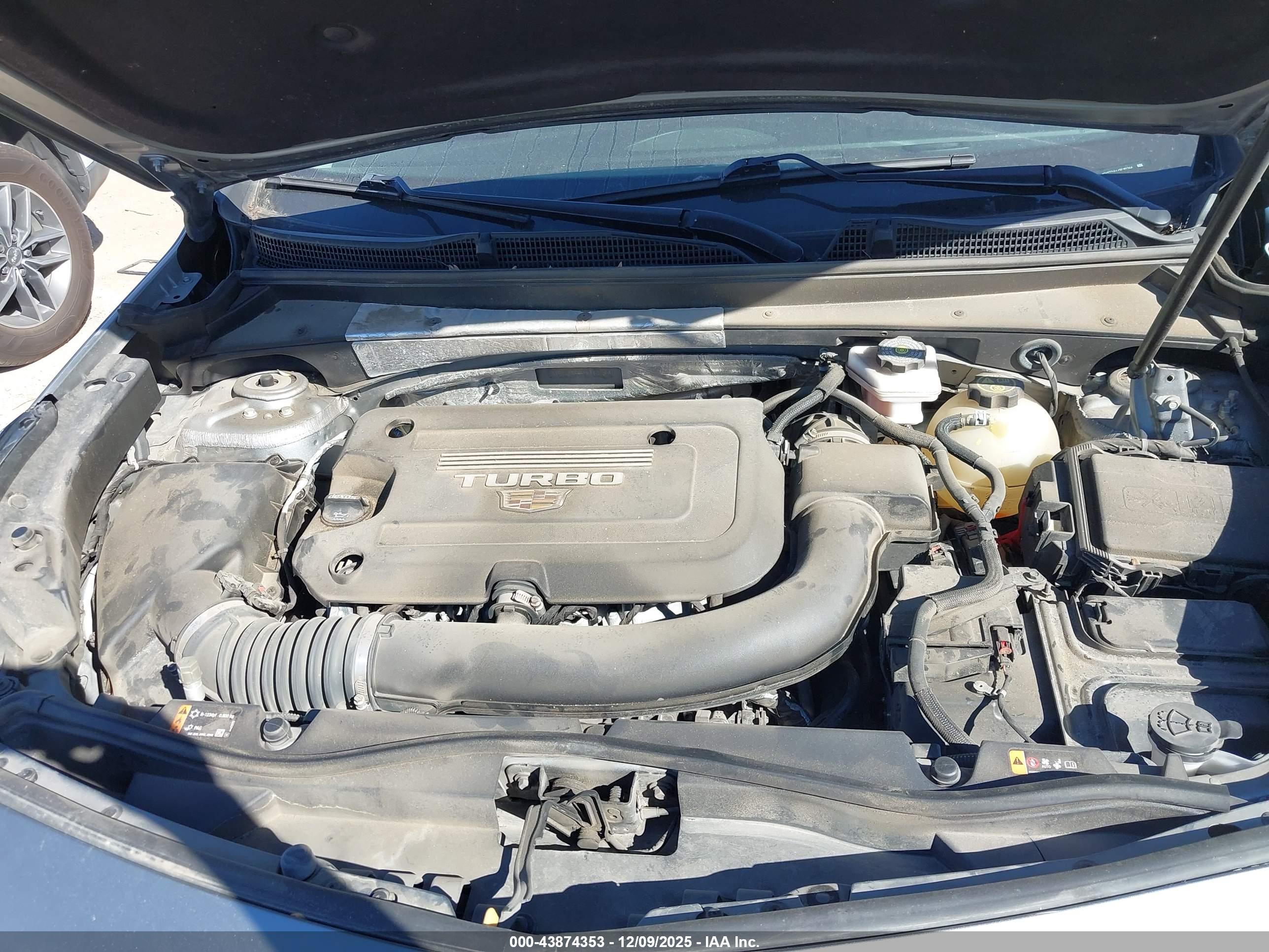 CADILLAC XT4 image 10