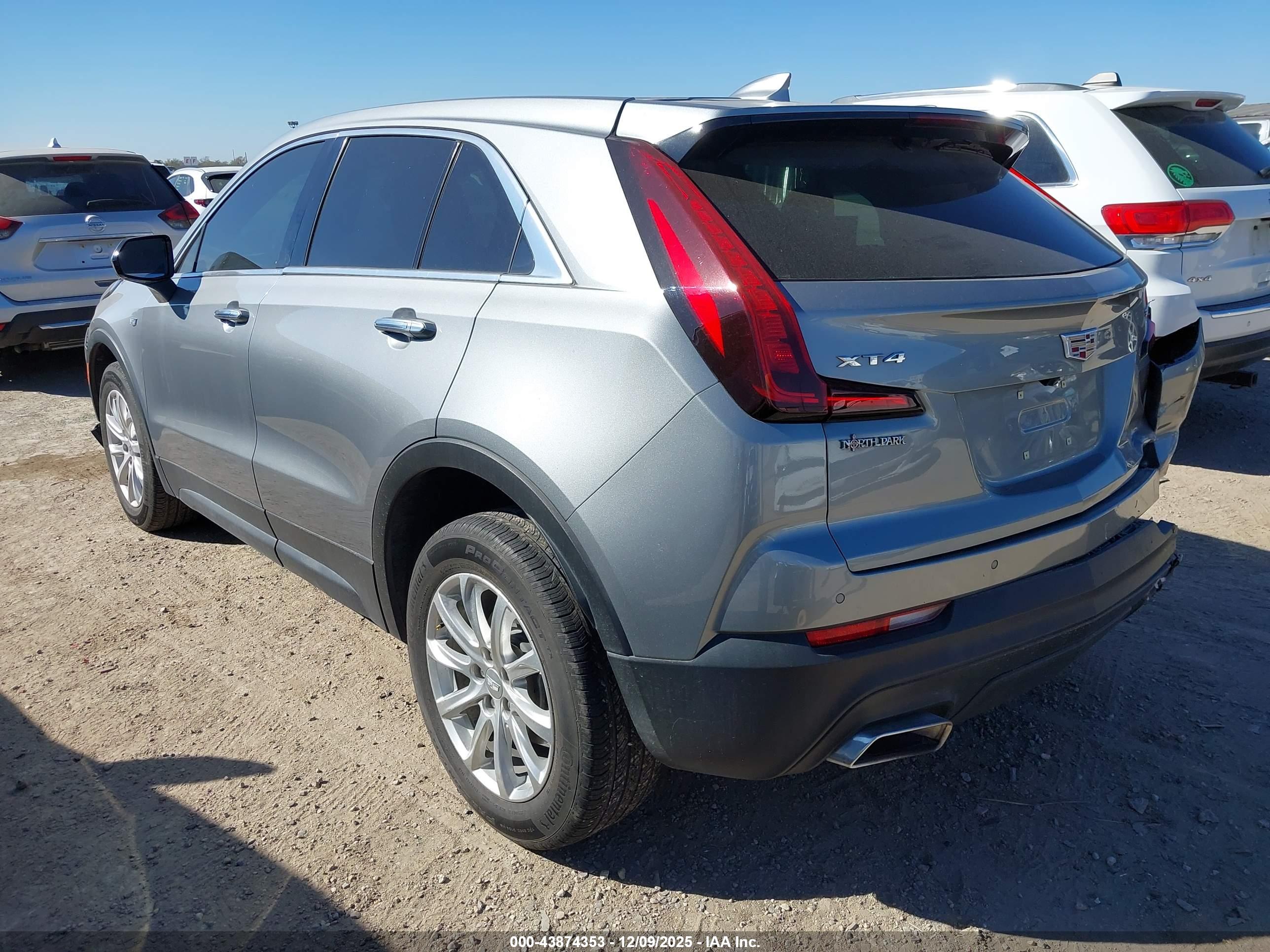 CADILLAC XT4 image 3