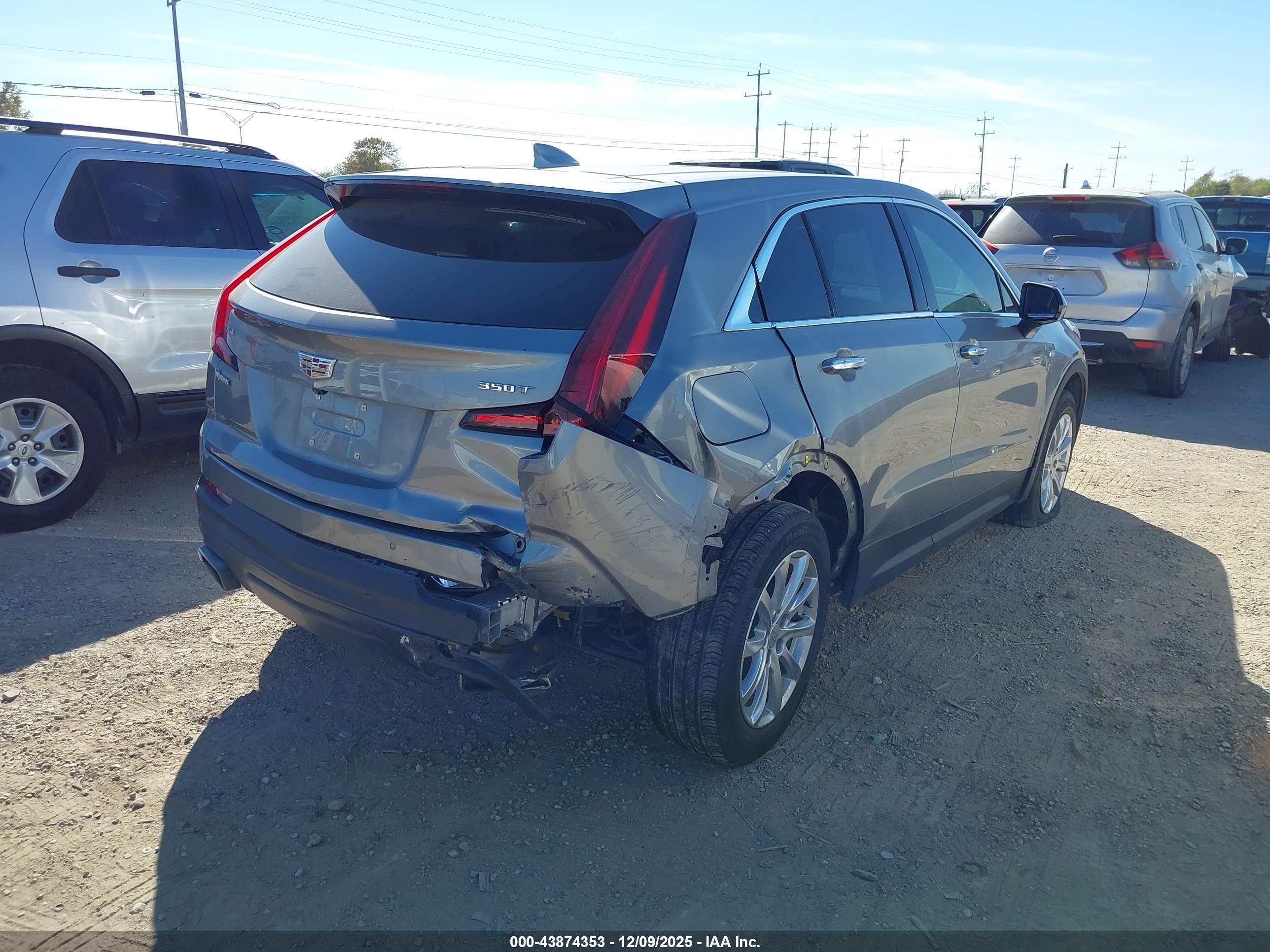 CADILLAC XT4 image 4