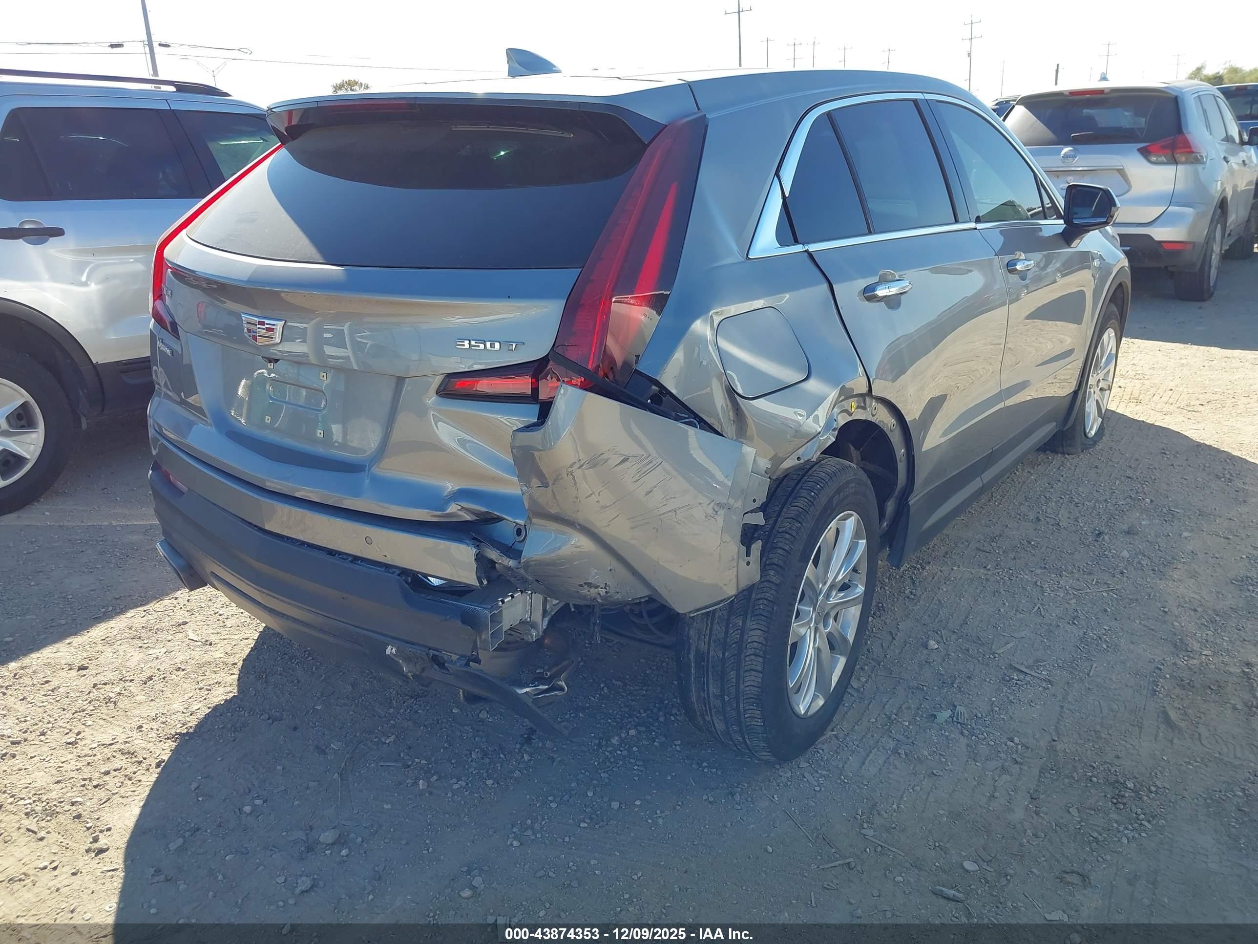 CADILLAC XT4 image 6