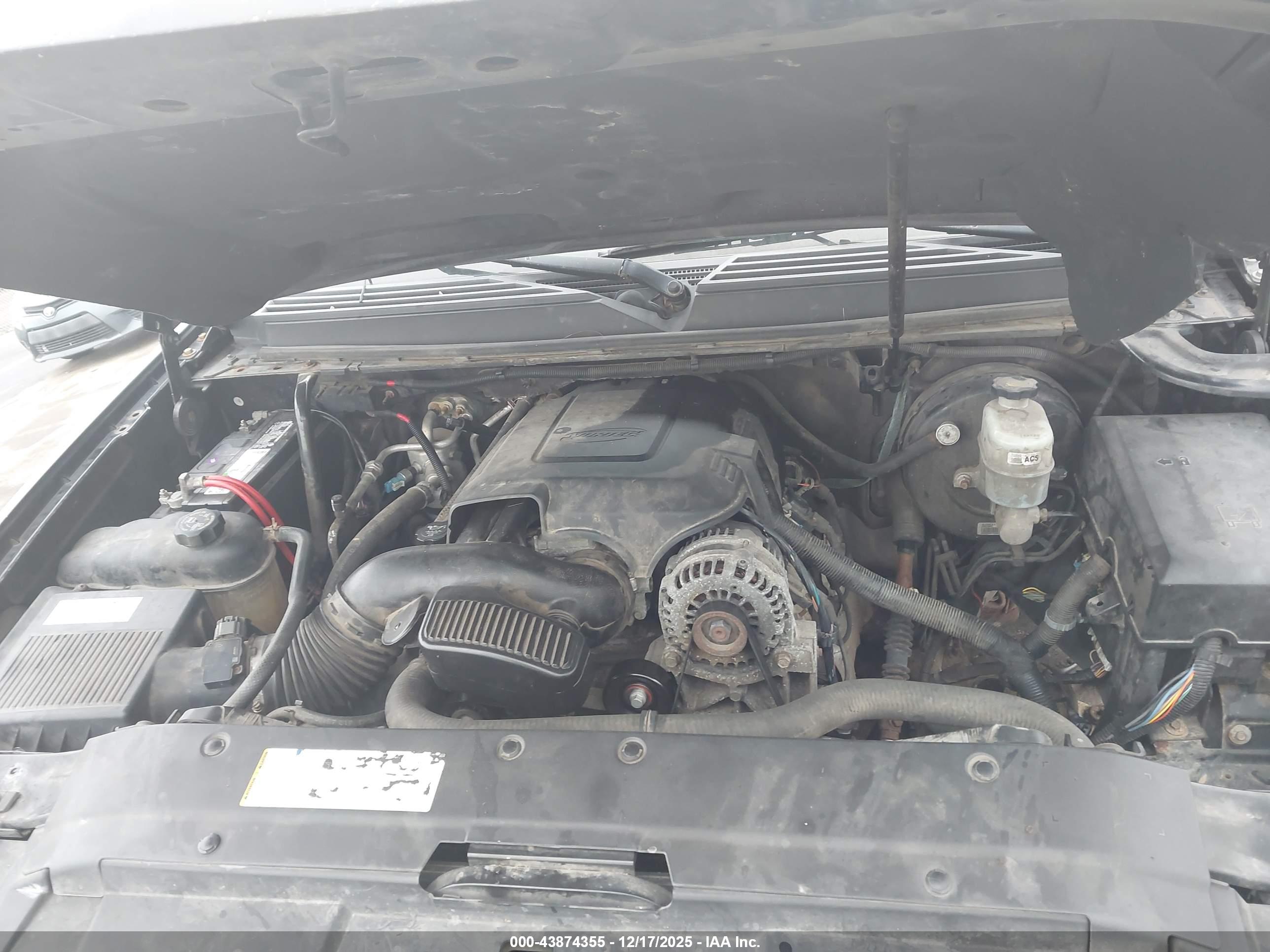 CHEVROLET TAHOE image 10