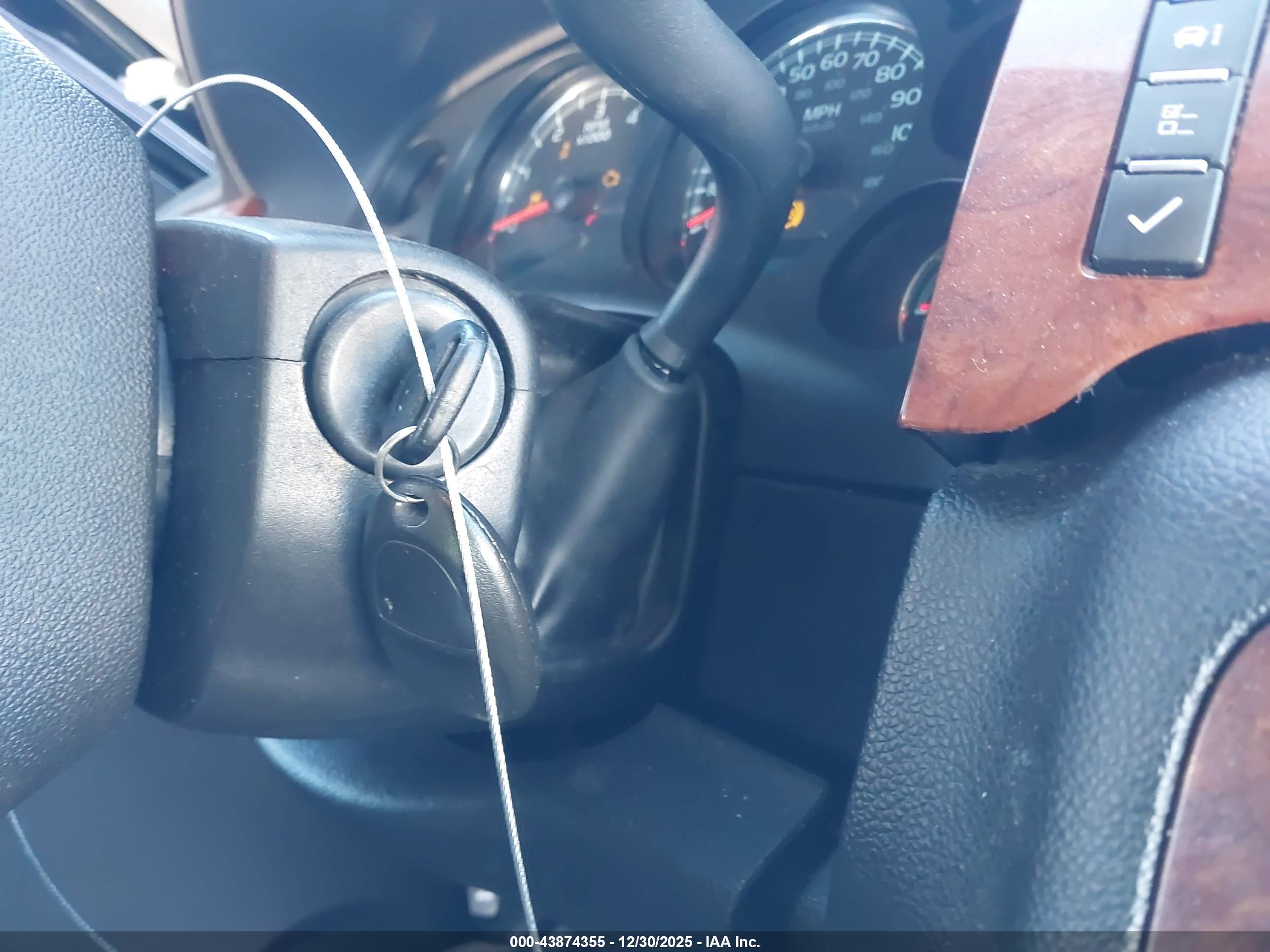 CHEVROLET TAHOE image 11