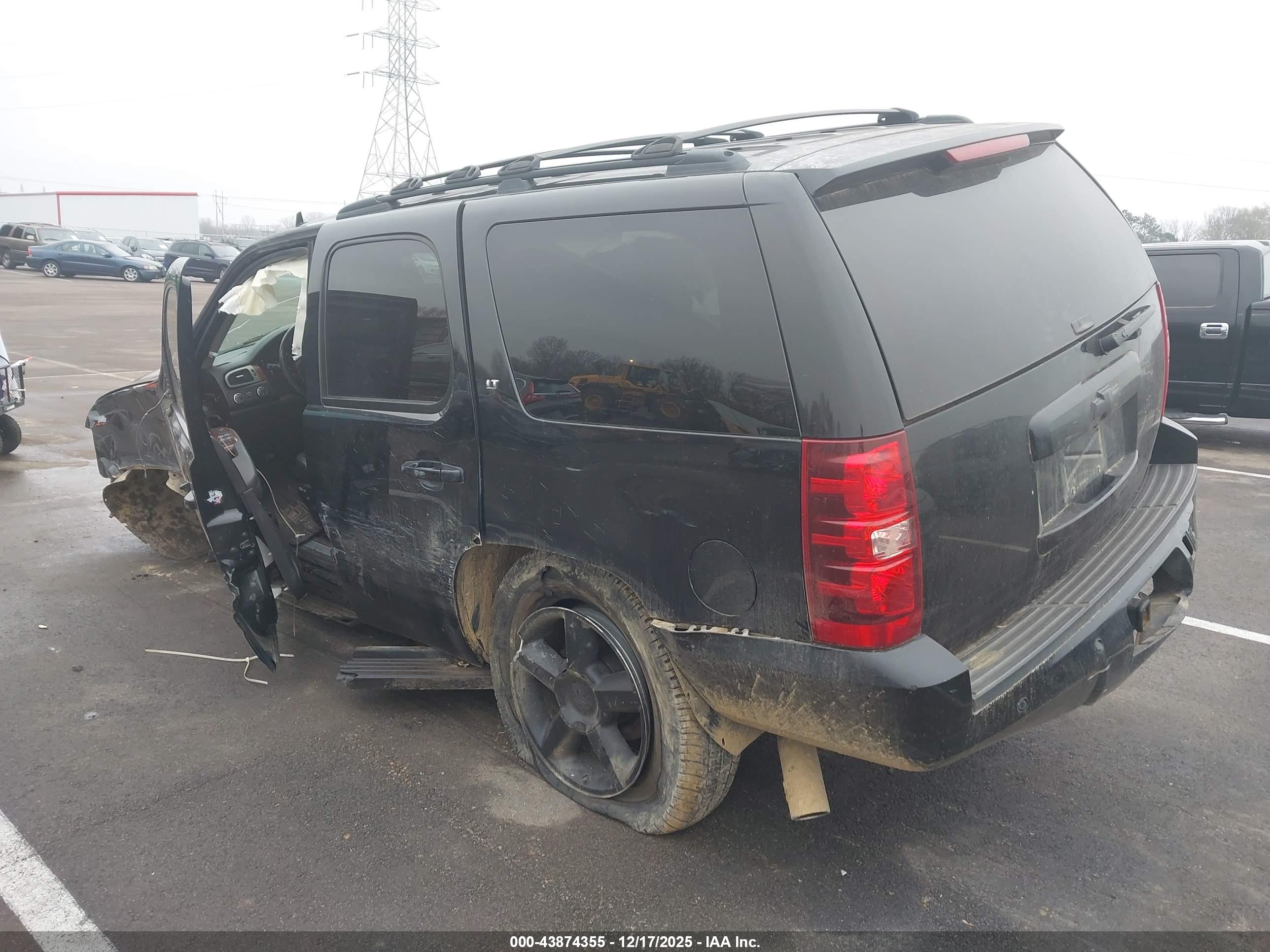 CHEVROLET TAHOE image 3