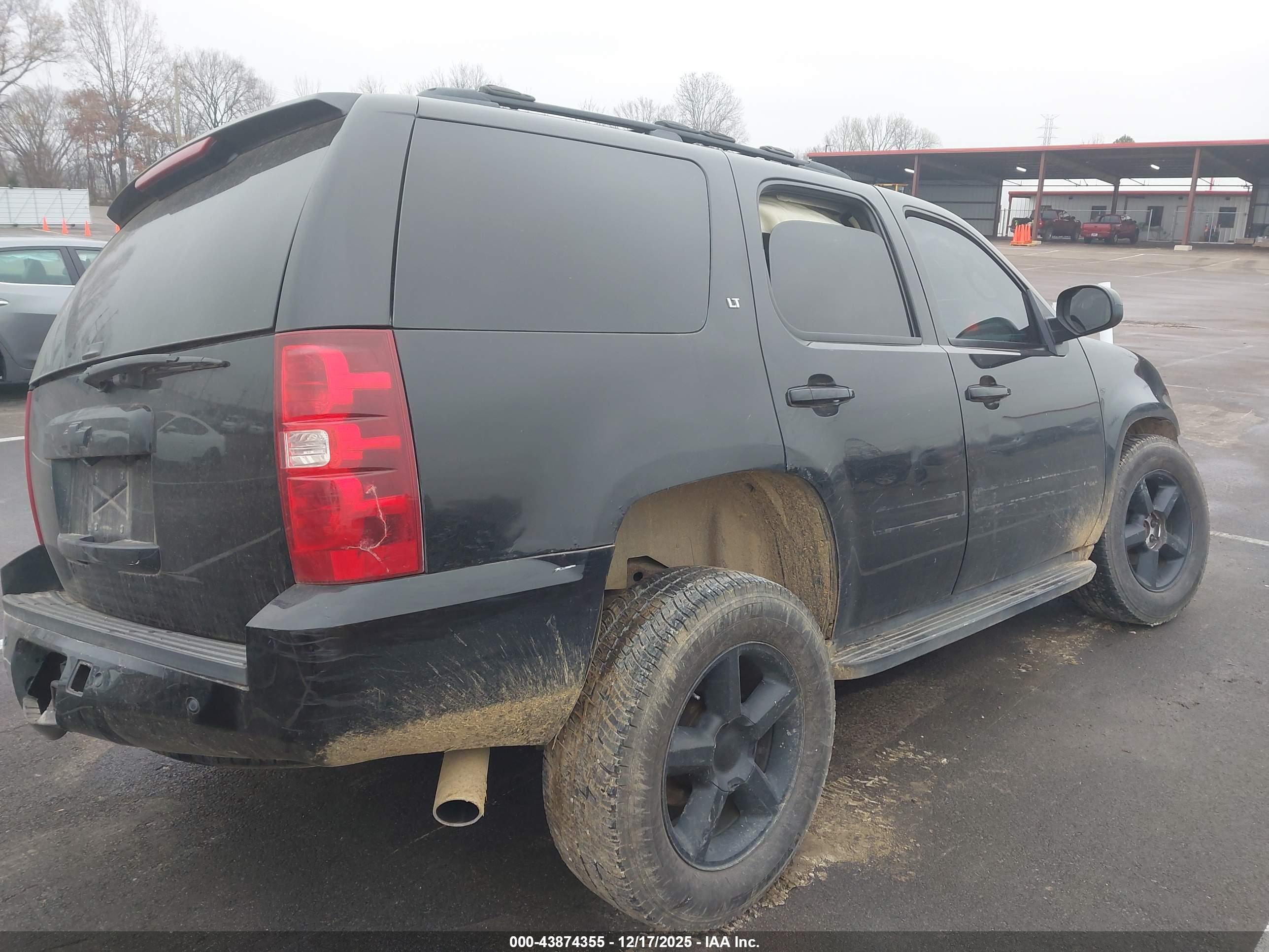 CHEVROLET TAHOE image 4