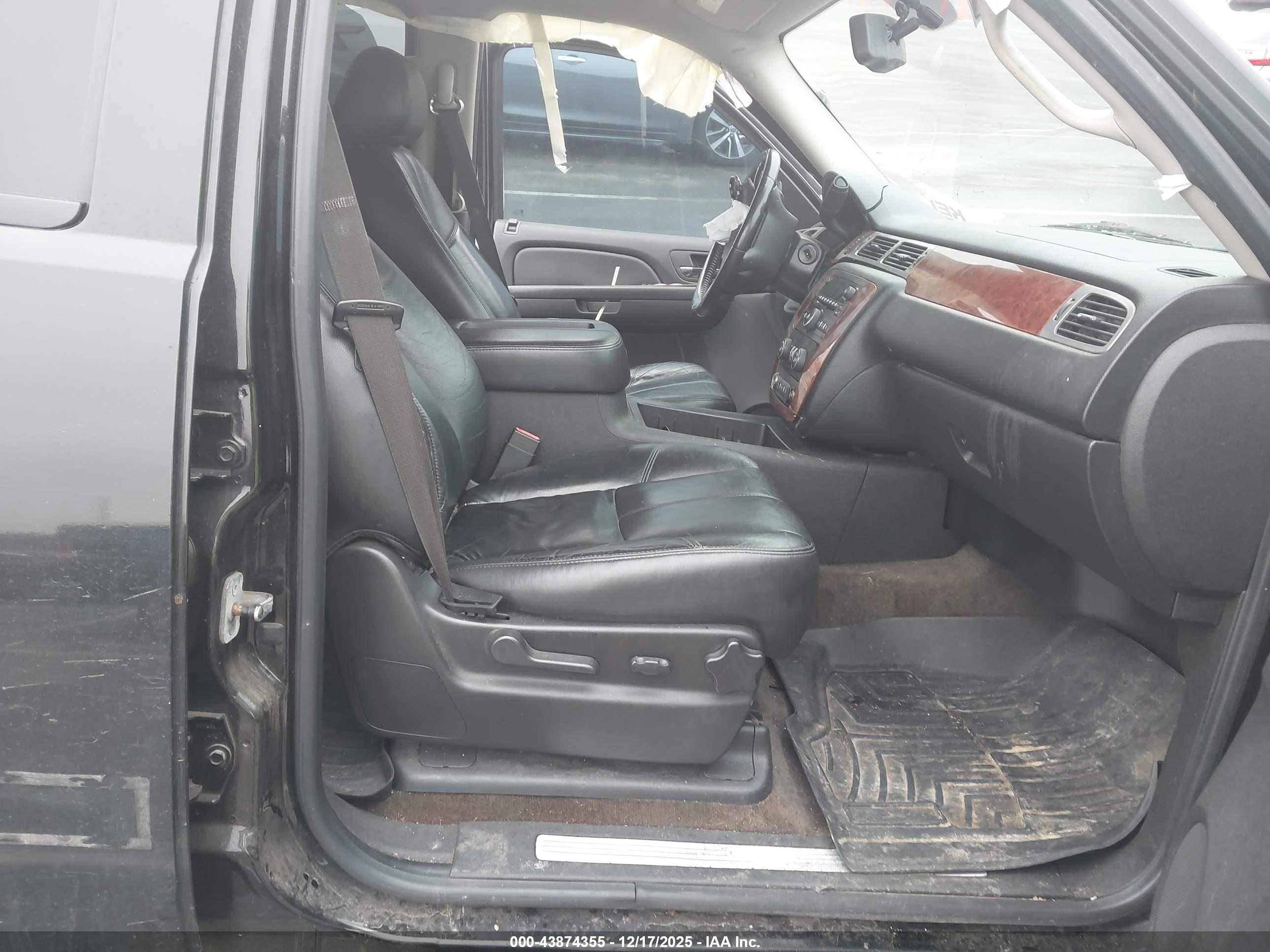 CHEVROLET TAHOE image 5