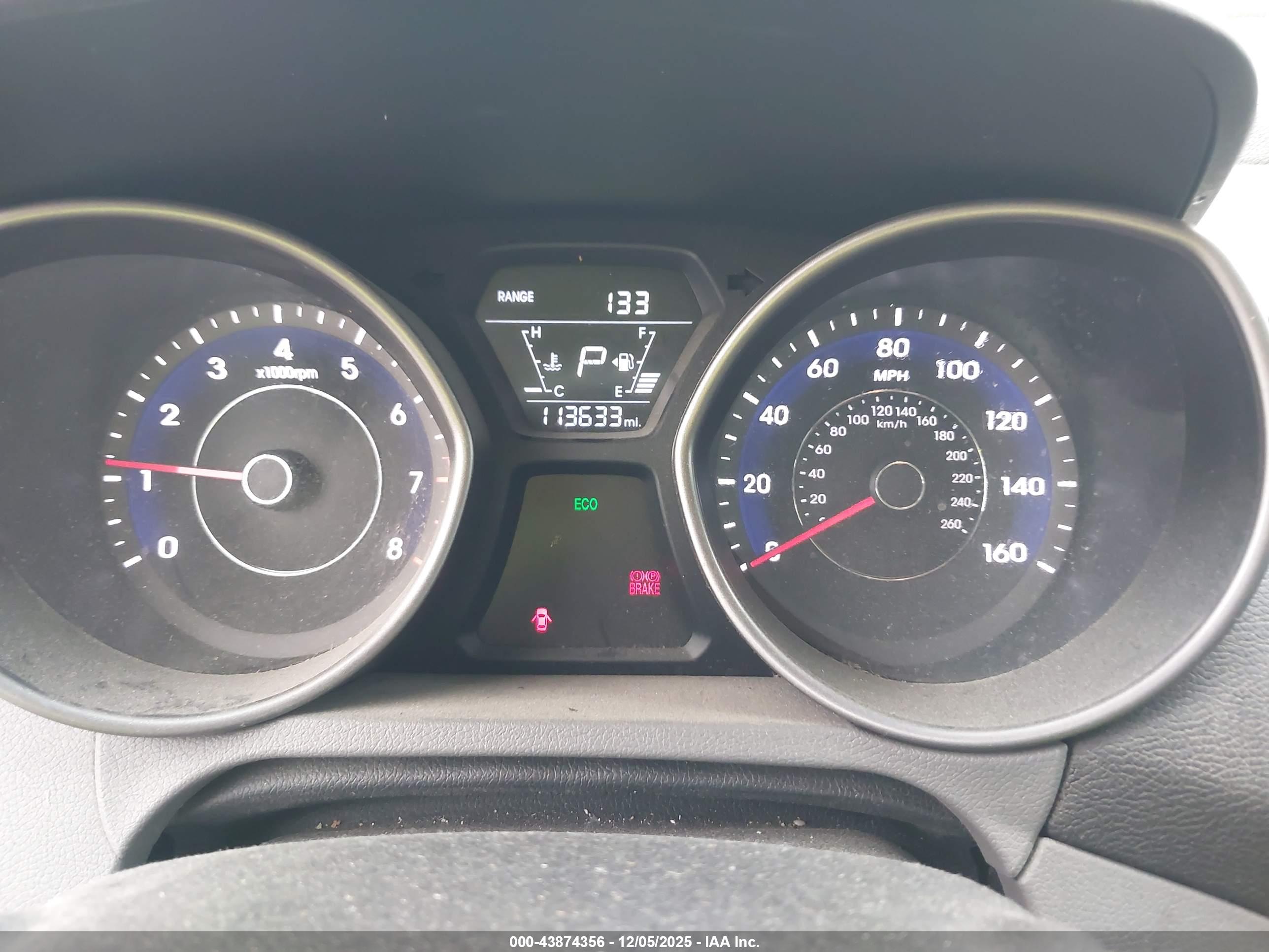 HYUNDAI ELANTRA image 7