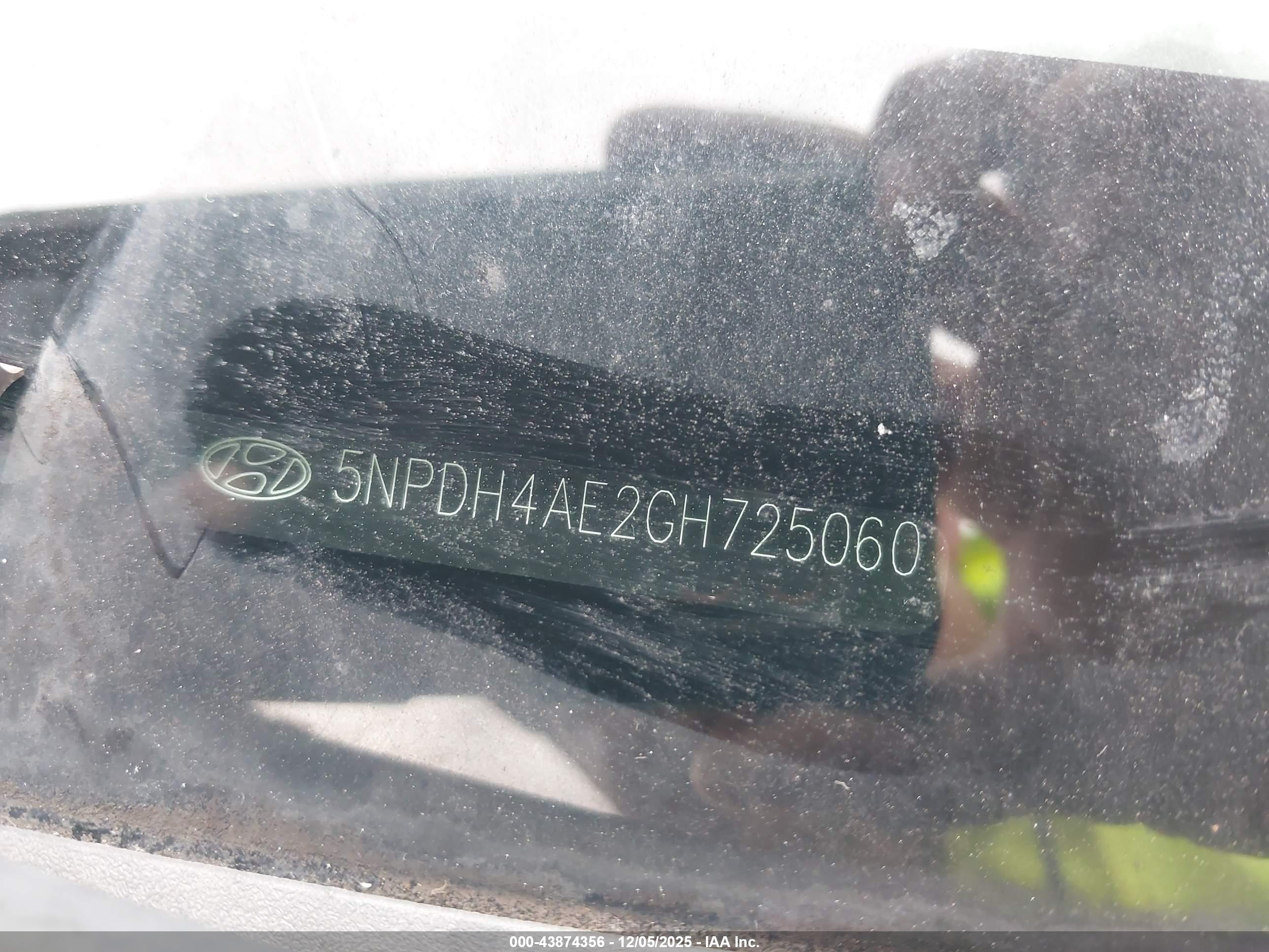HYUNDAI ELANTRA image 9