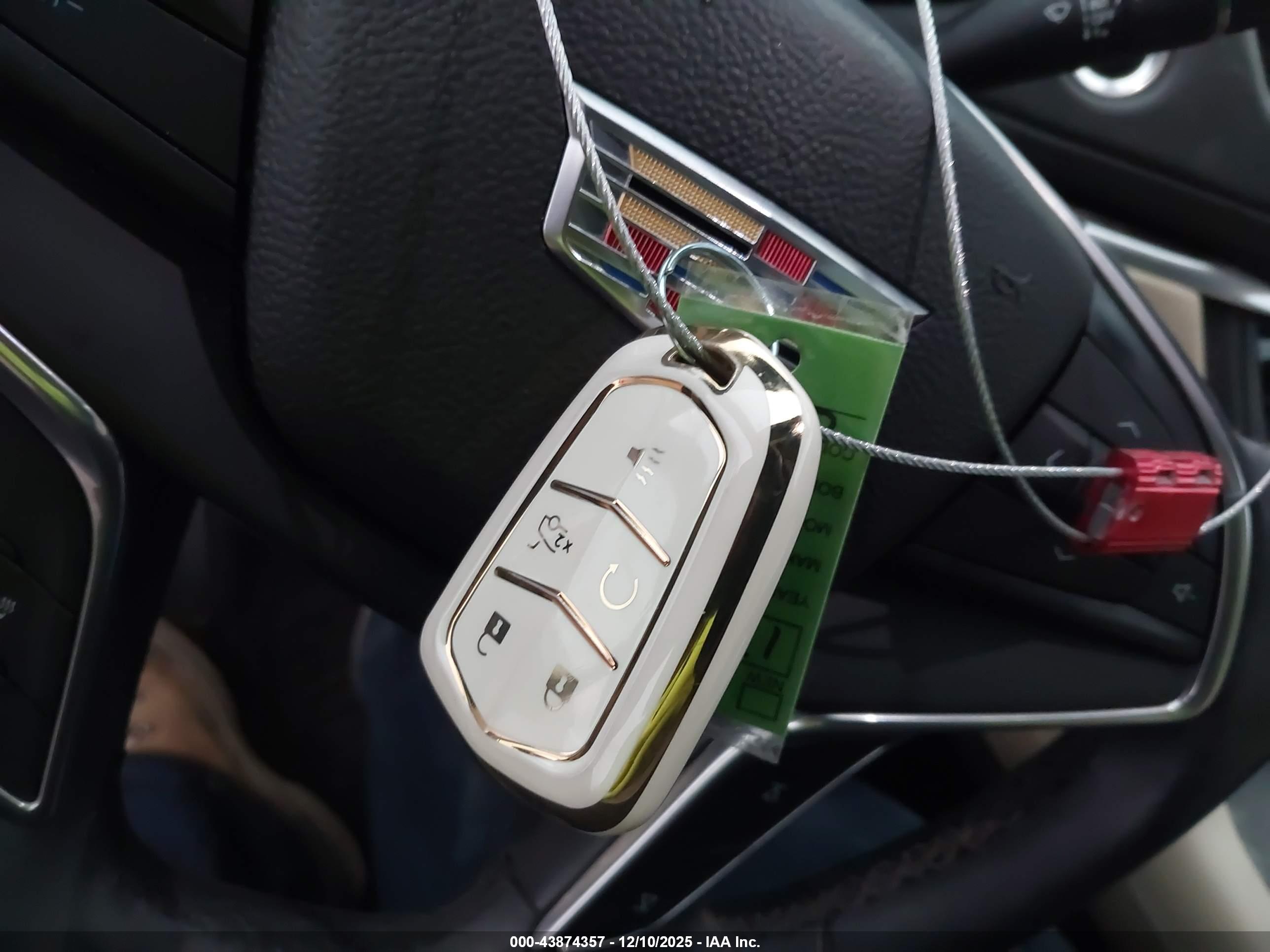 CADILLAC XT5 image 11