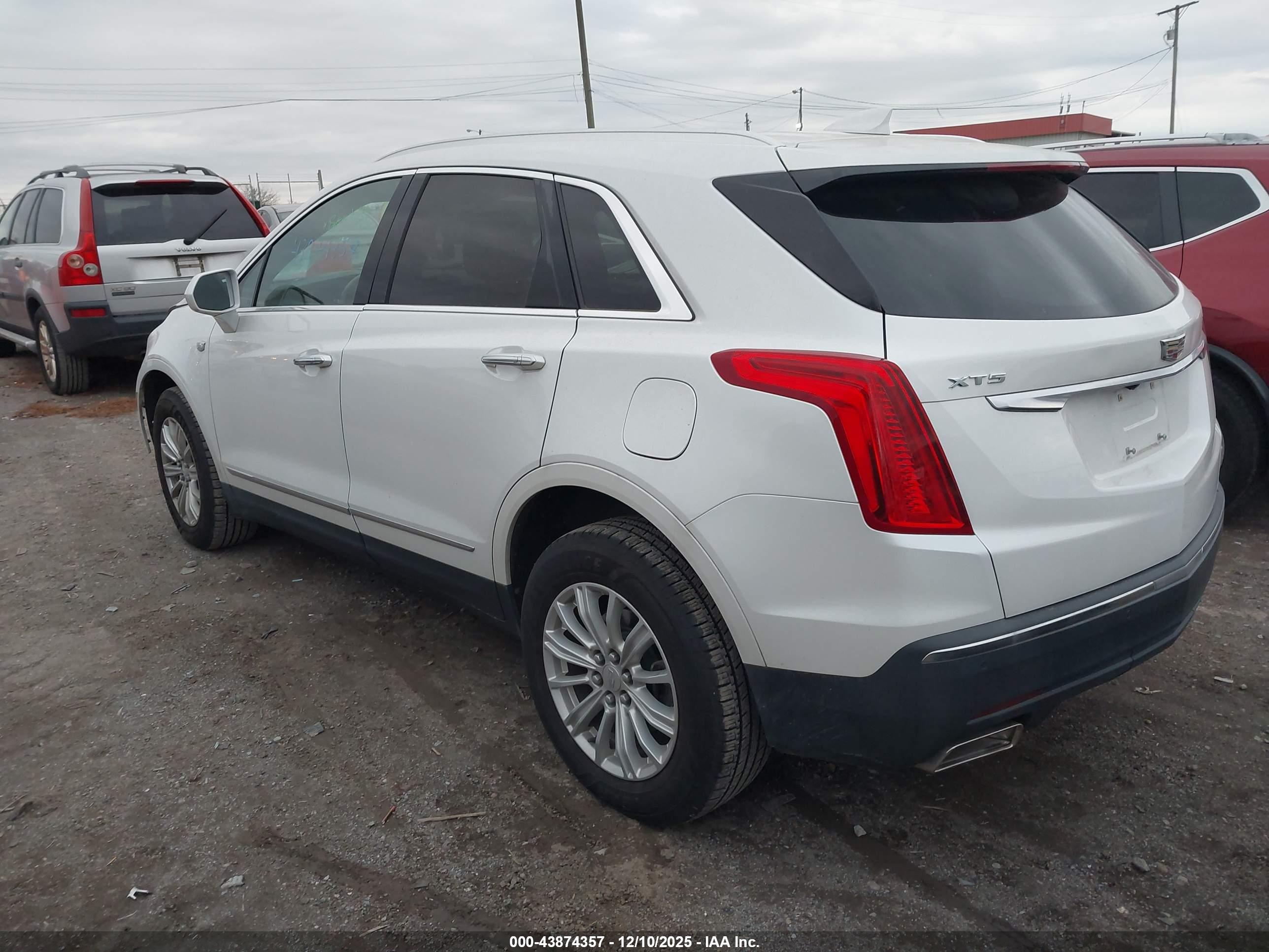 CADILLAC XT5 image 3