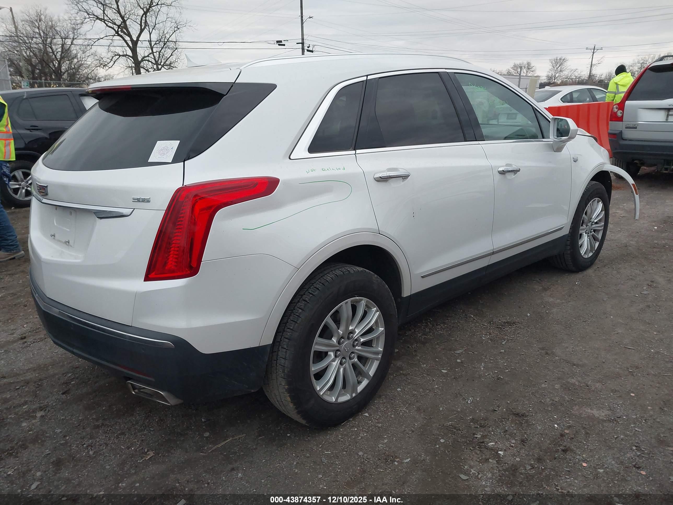 CADILLAC XT5 image 4