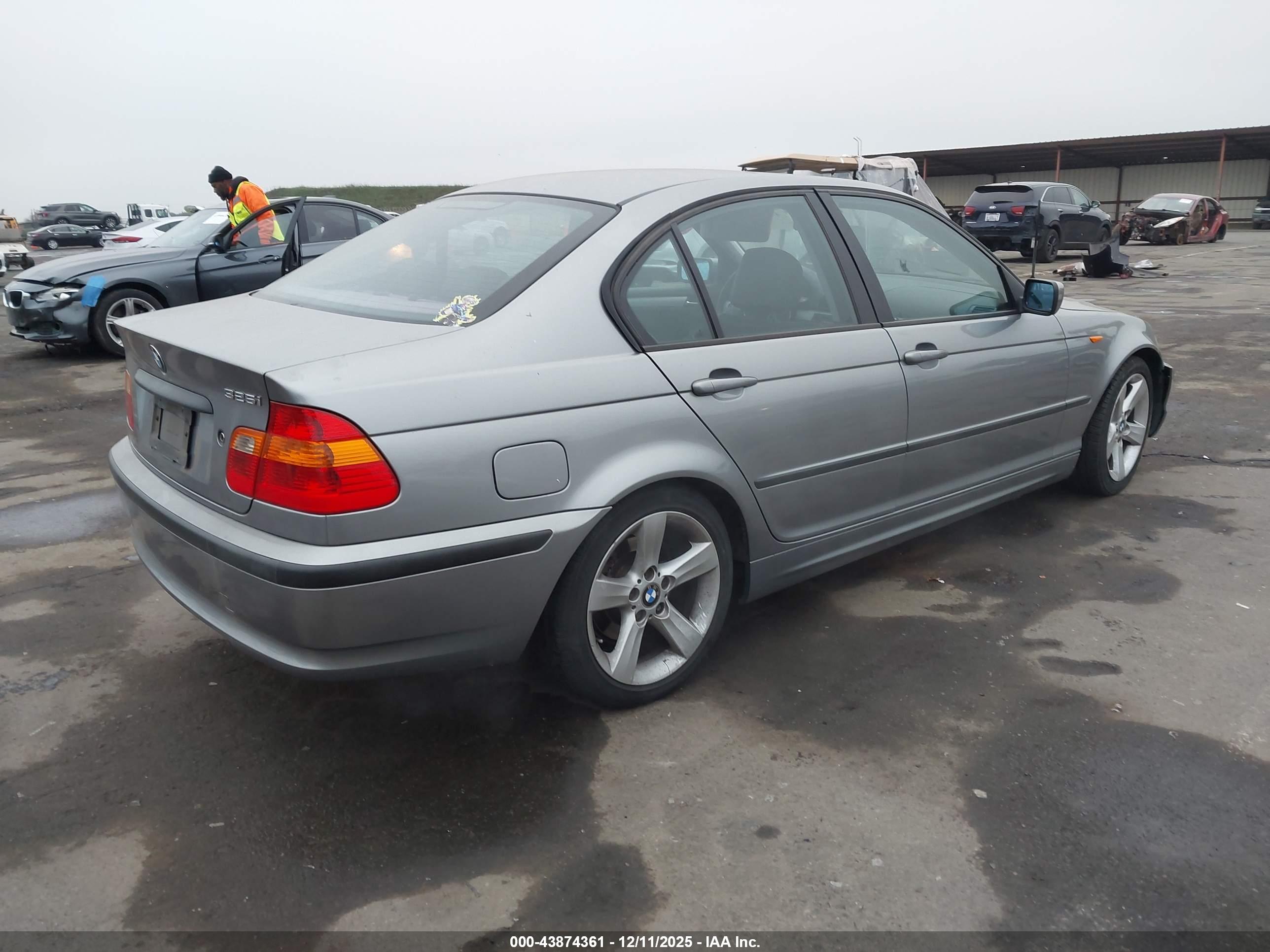 BMW 325I image 4