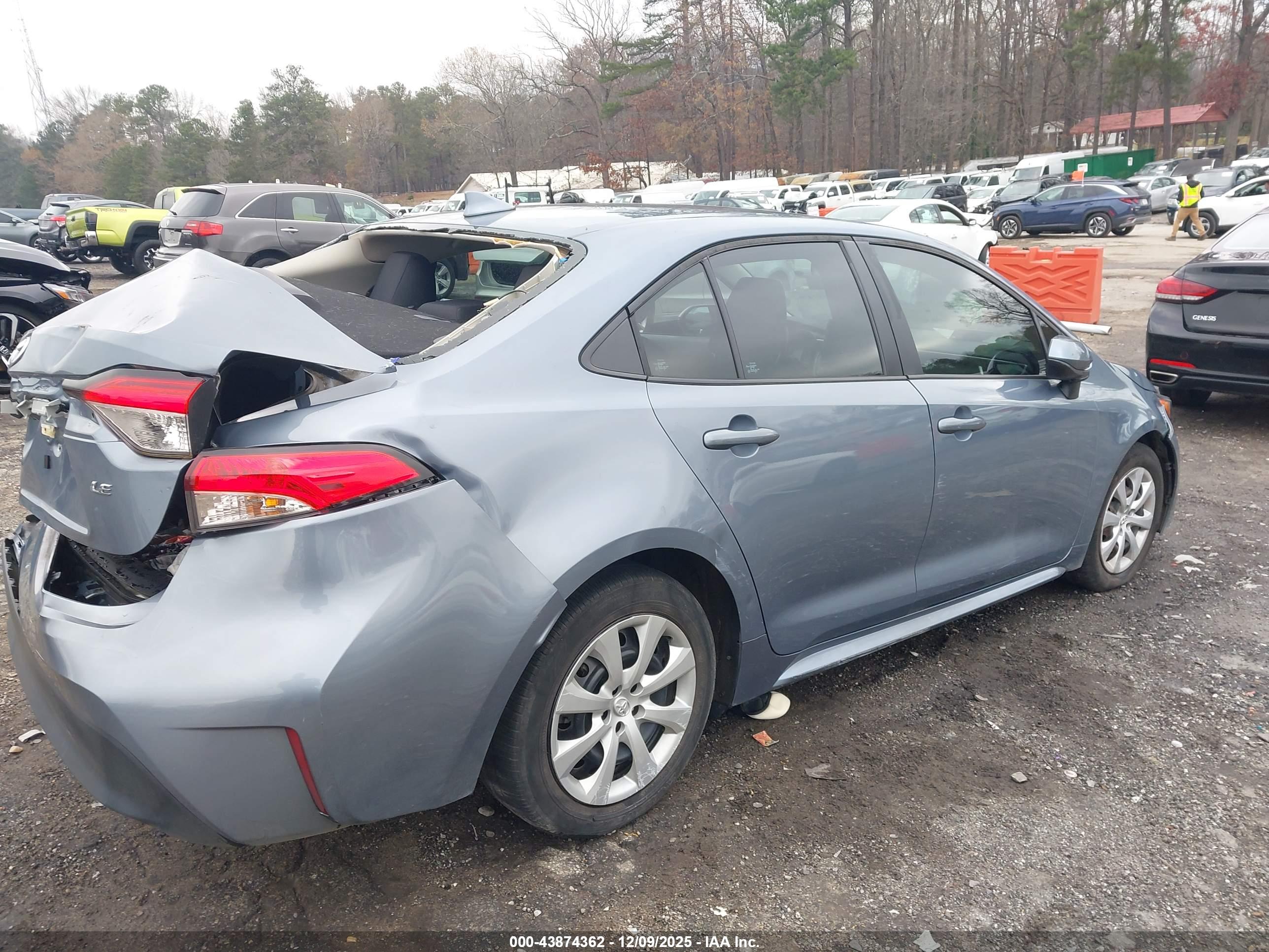 TOYOTA COROLLA image 4
