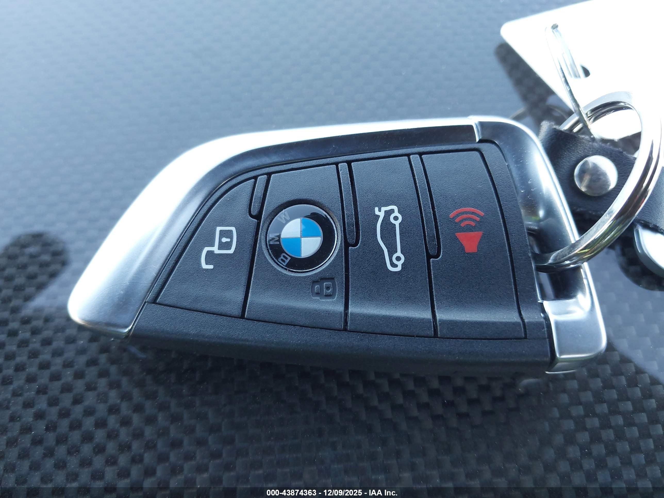 BMW M4 image 11