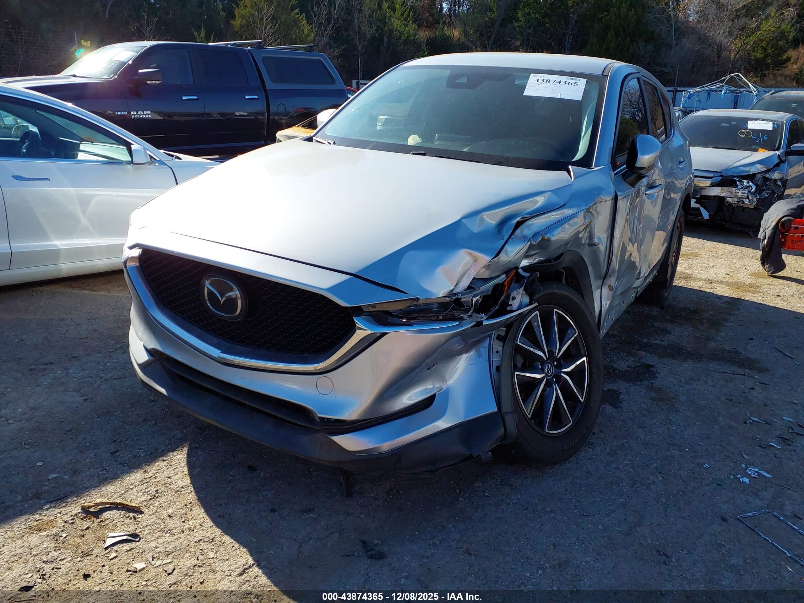 MAZDA CX-5 image 2
