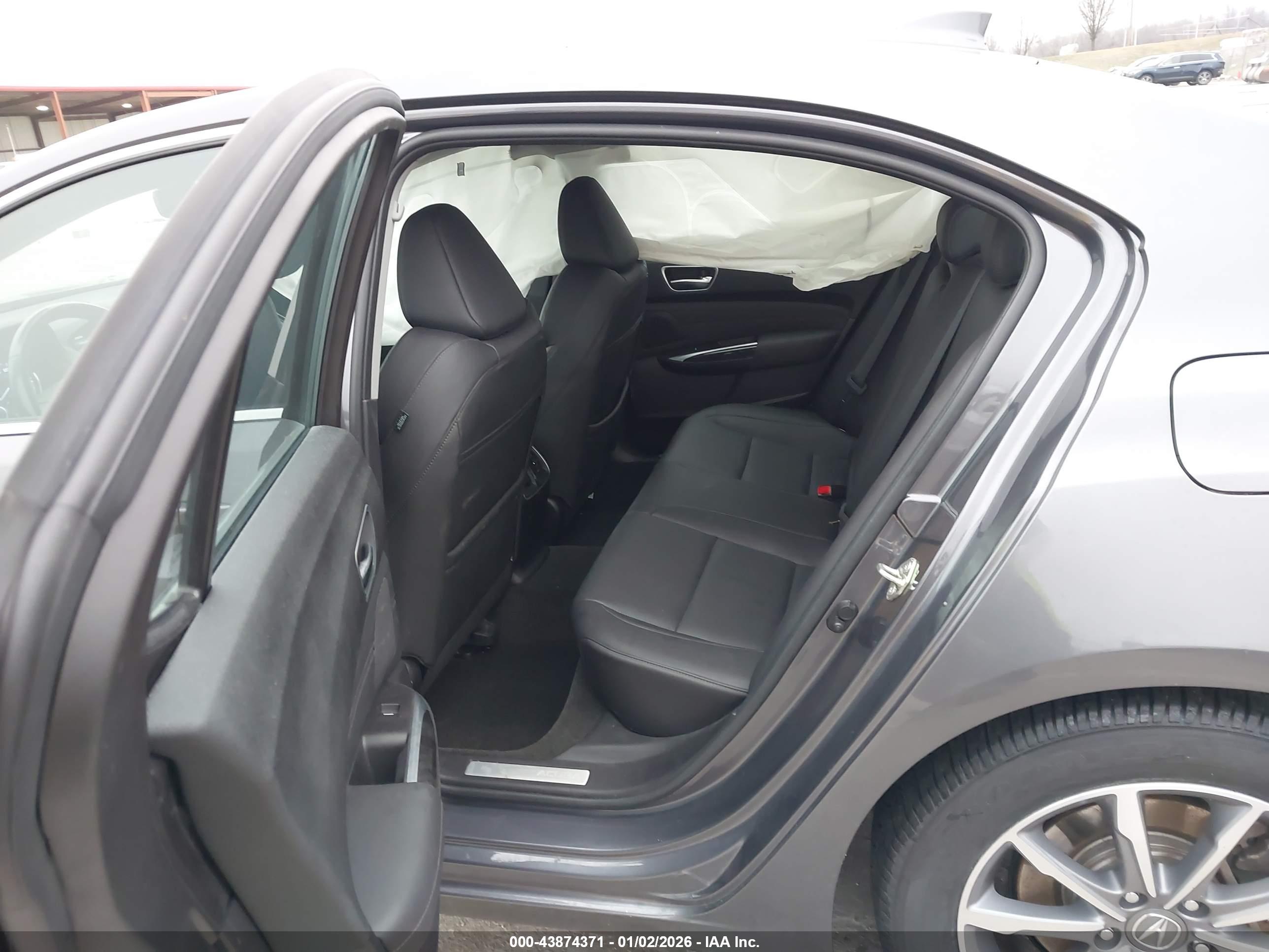 ACURA TLX image 8