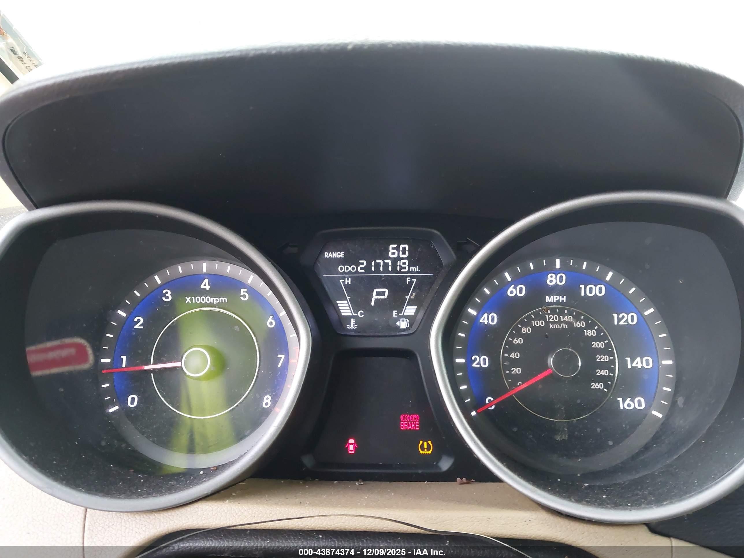 HYUNDAI ELANTRA image 7
