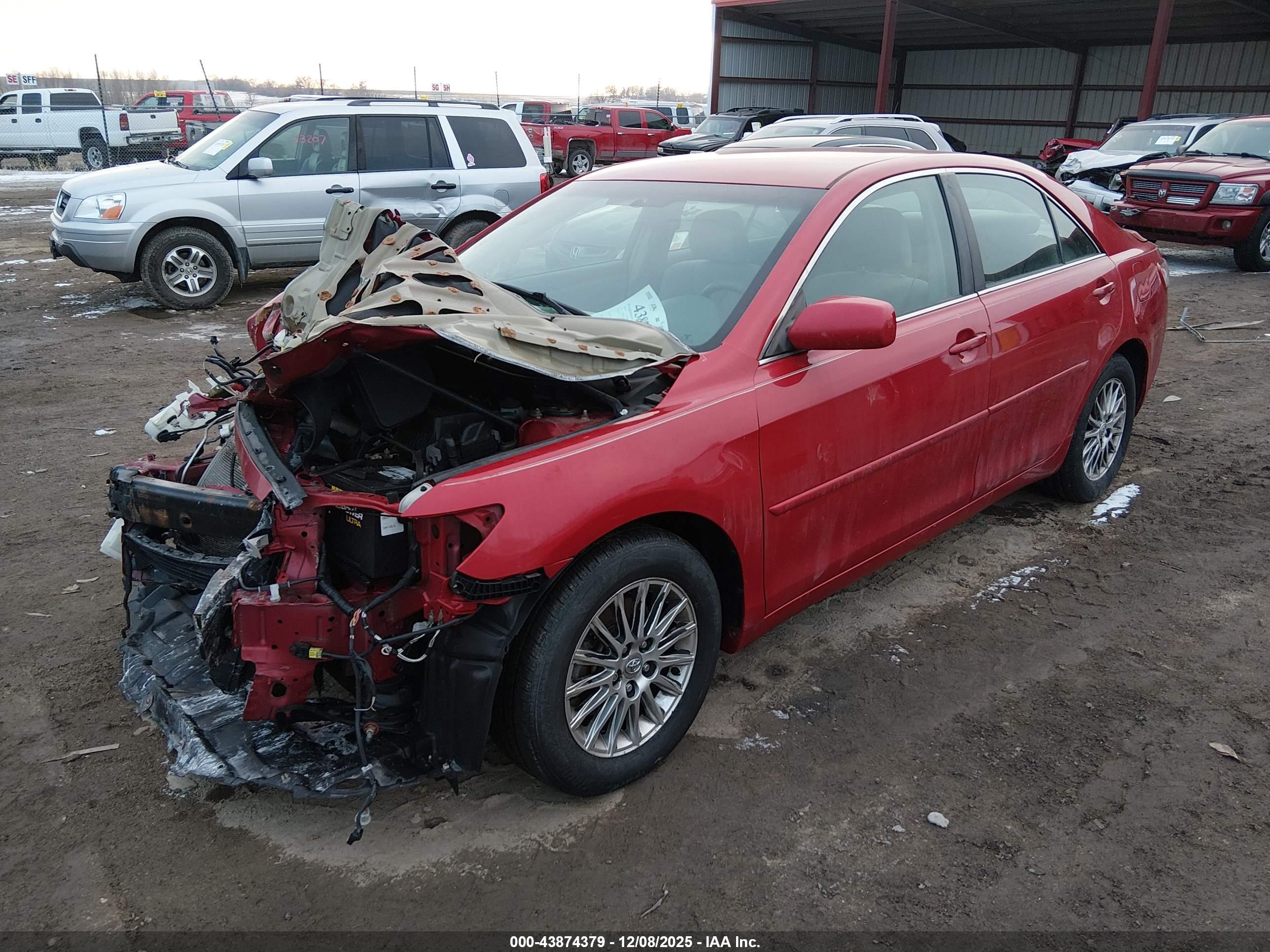 TOYOTA CAMRY image 2