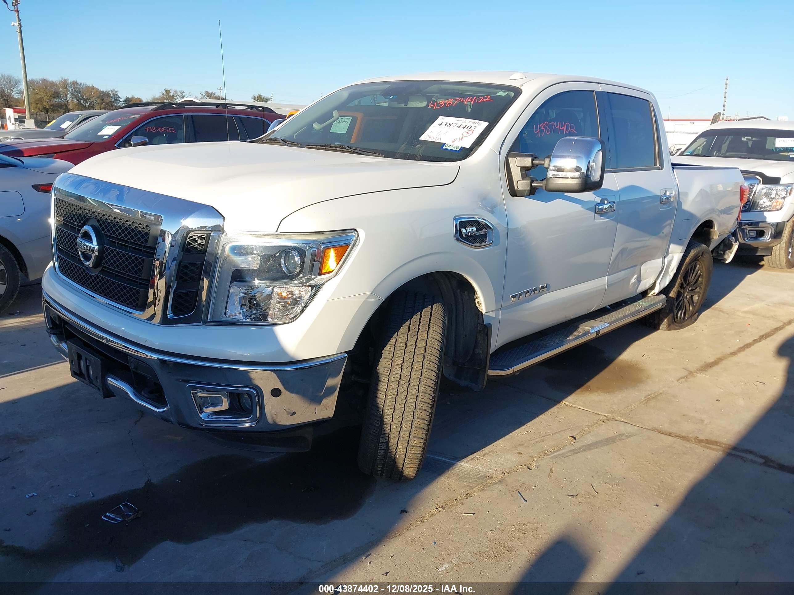 NISSAN TITAN image 2