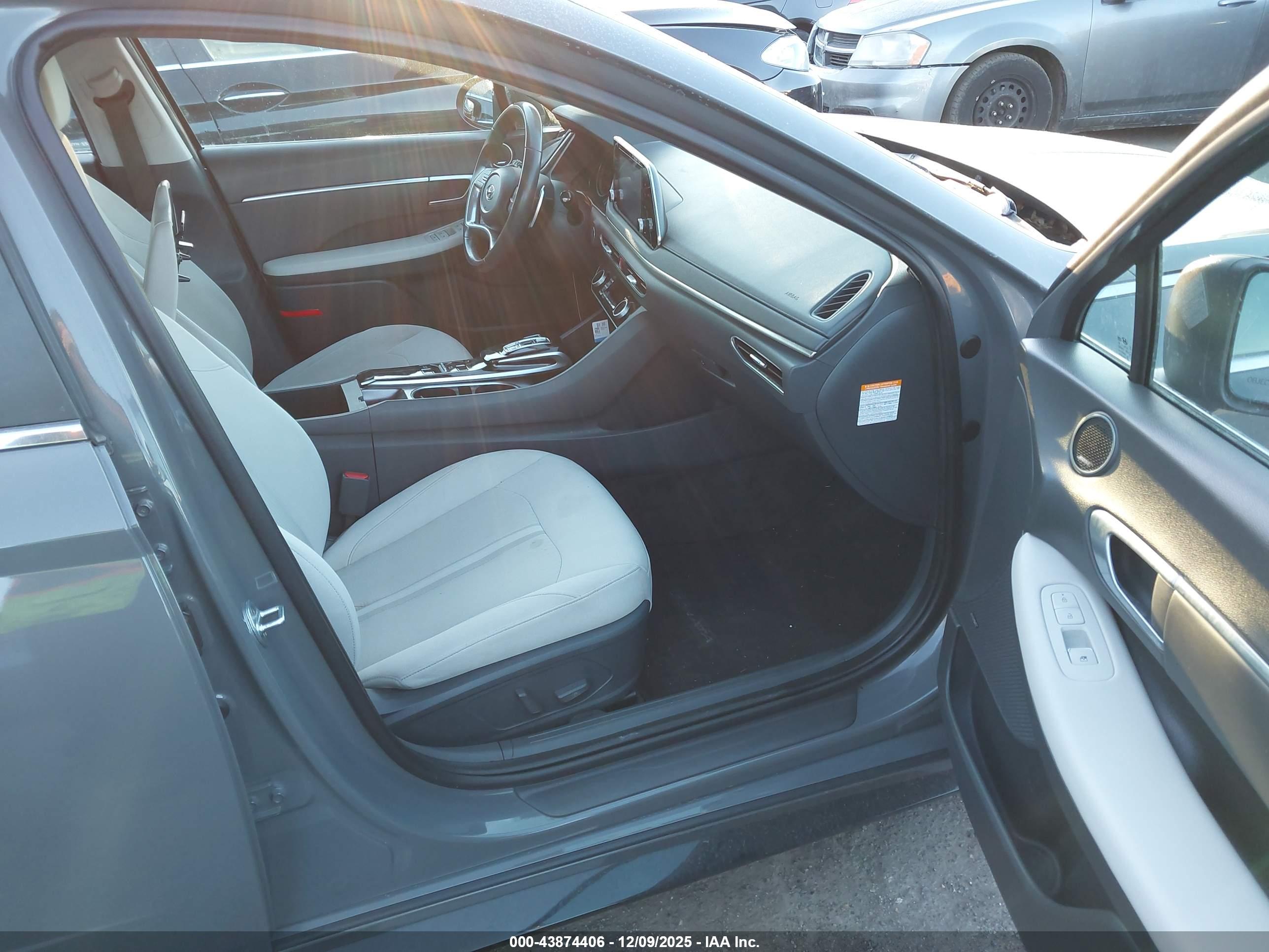 HYUNDAI SONATA image 5