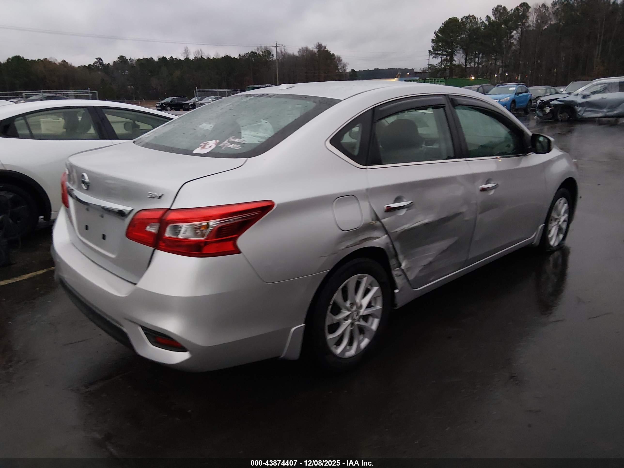 NISSAN SENTRA image 4