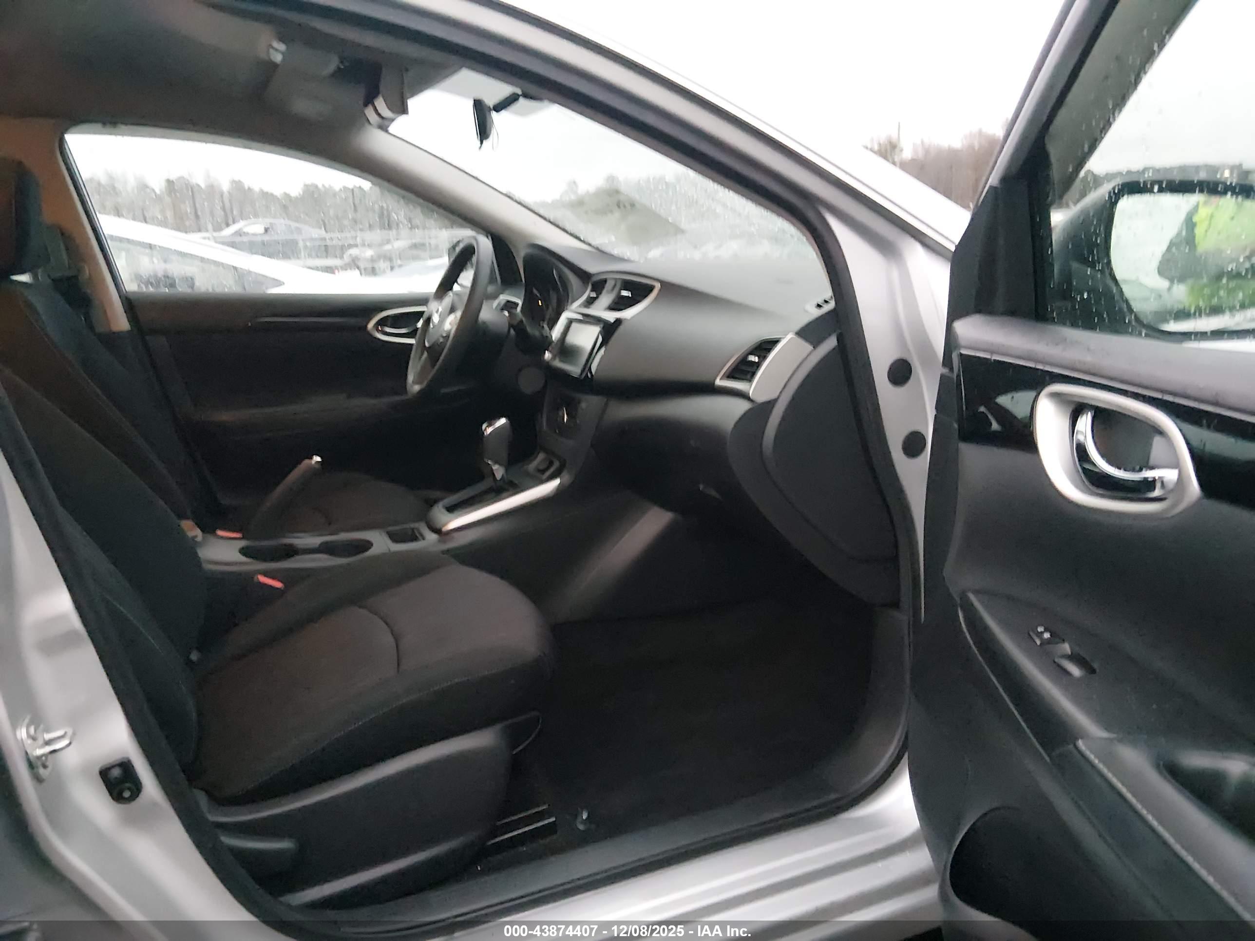 NISSAN SENTRA image 5